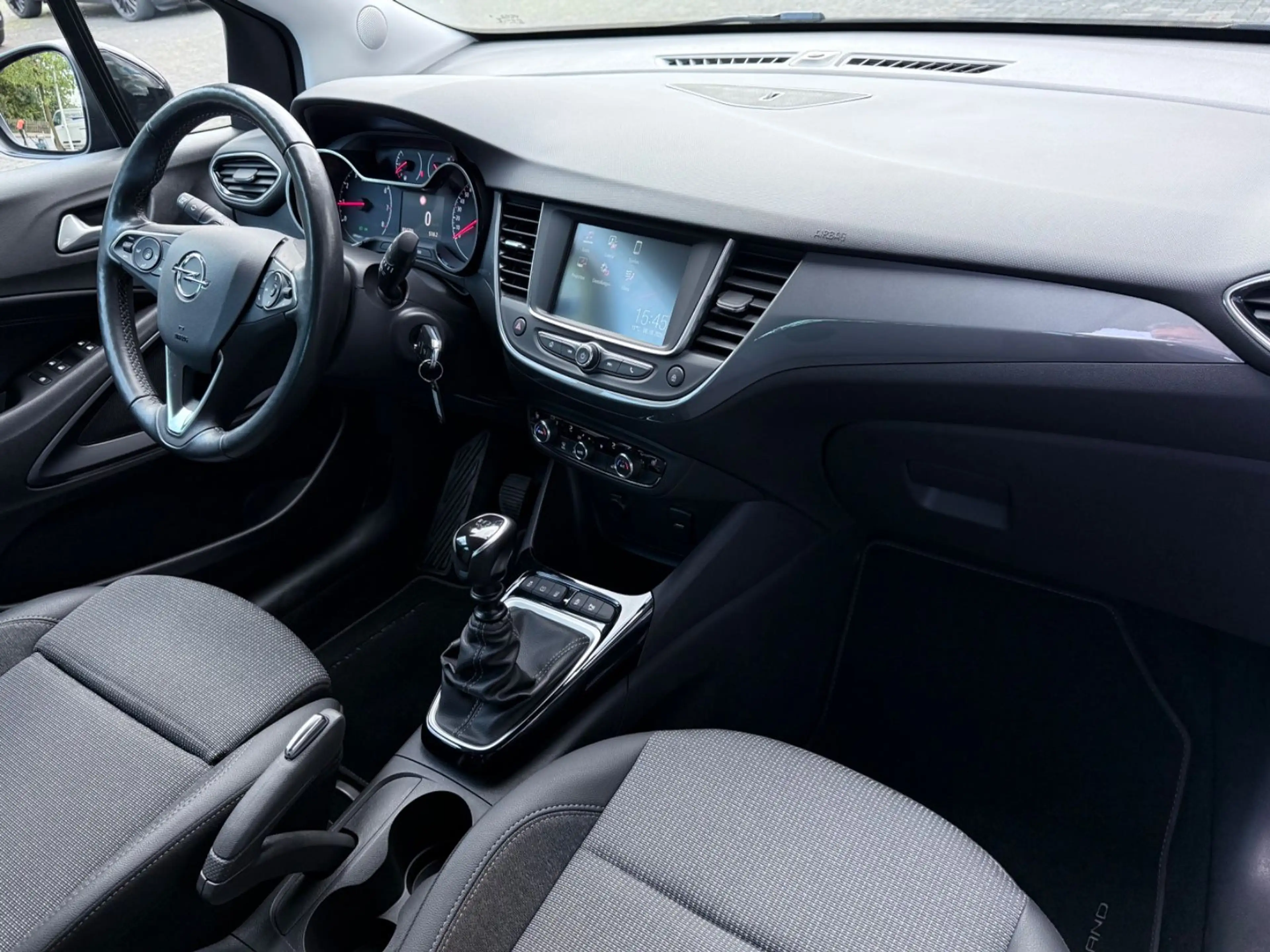 Opel Crossland X Elegance — photo 11