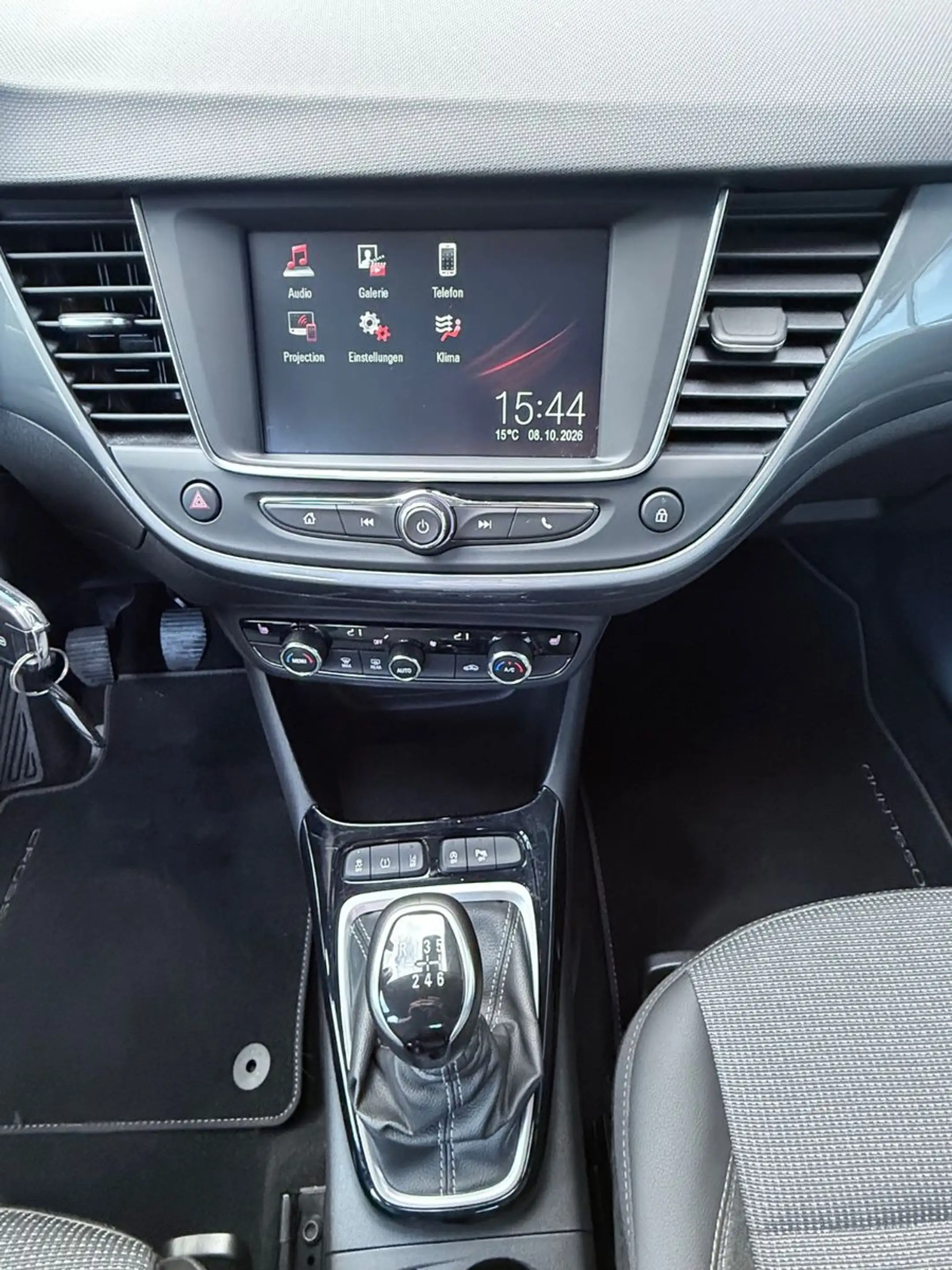 Opel Crossland X Elegance — photo 12