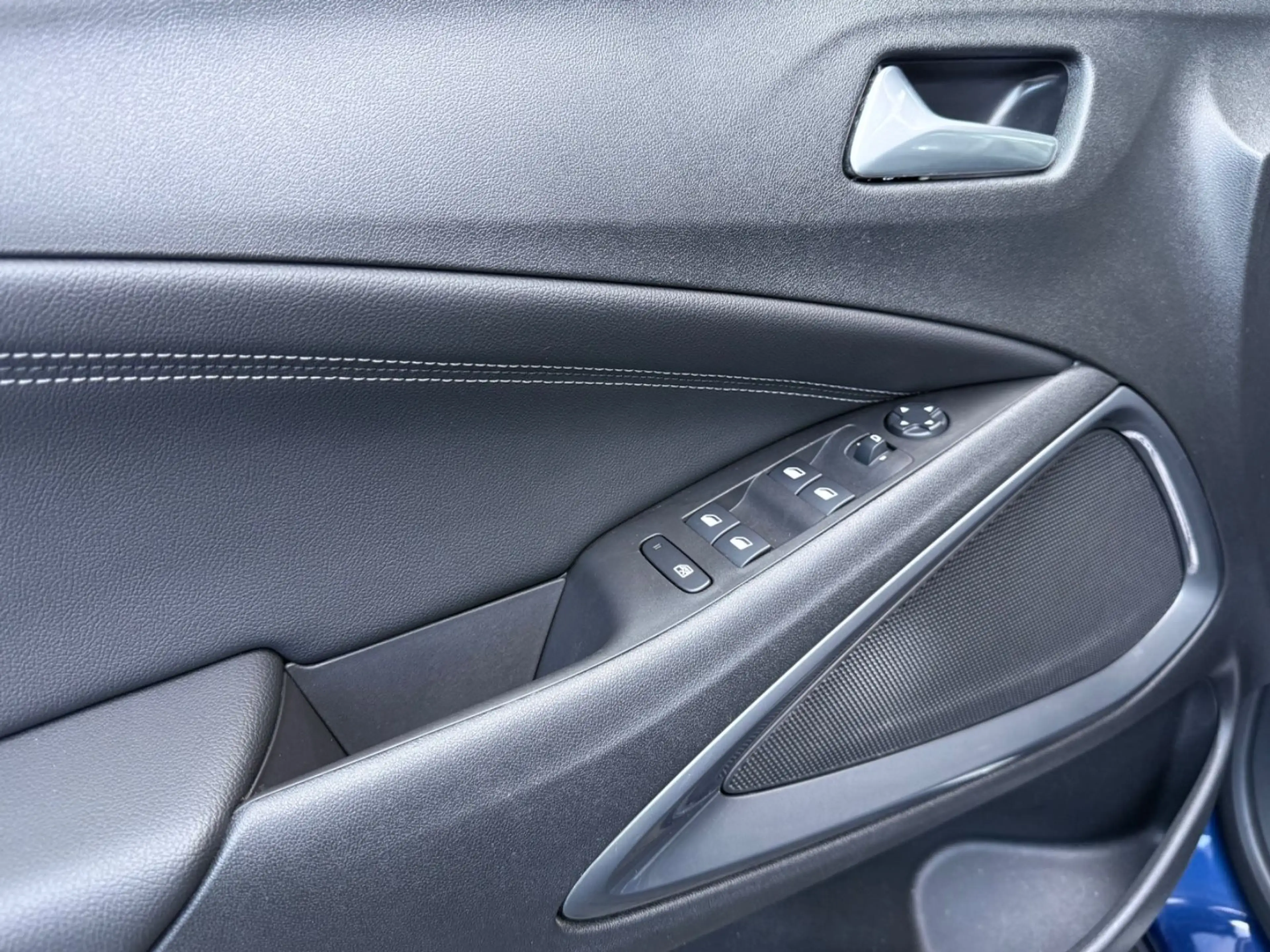 Opel Crossland X Elegance — photo 14