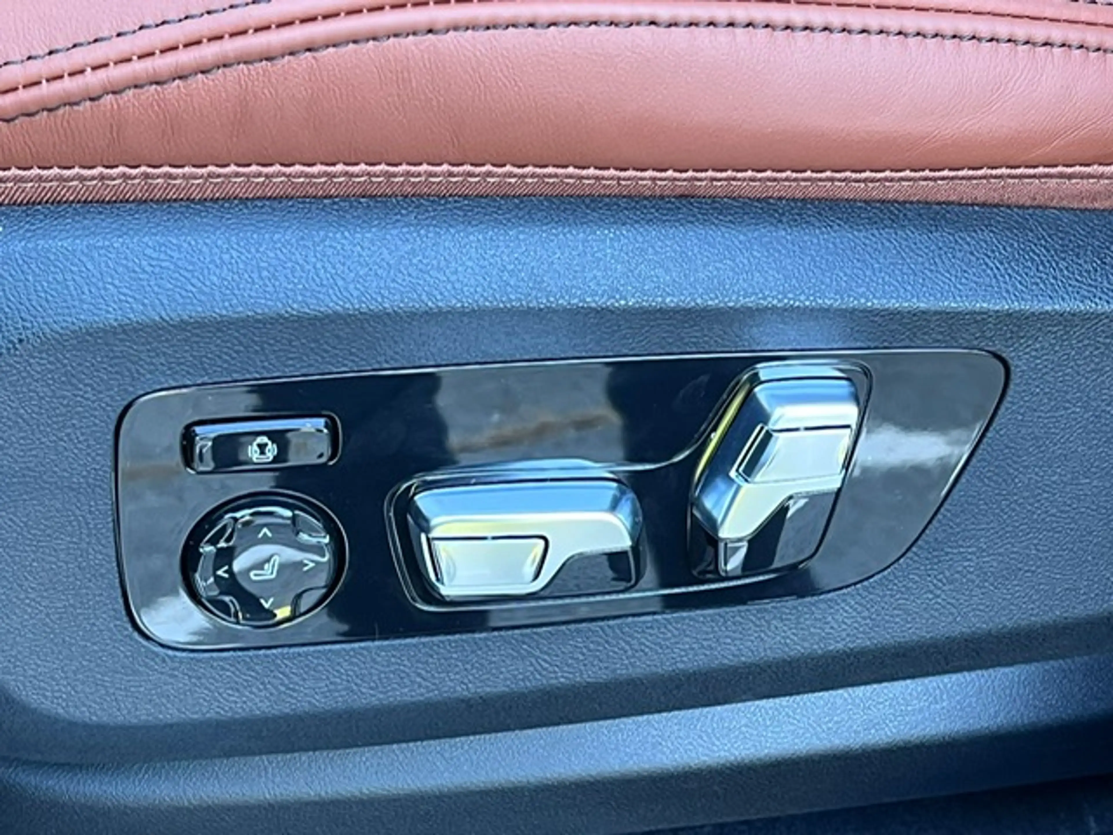 BMW X6 M60i xDrive/22"/M-SPORT+INNOVATION+TRAVEL P/GESTIK — photo 11