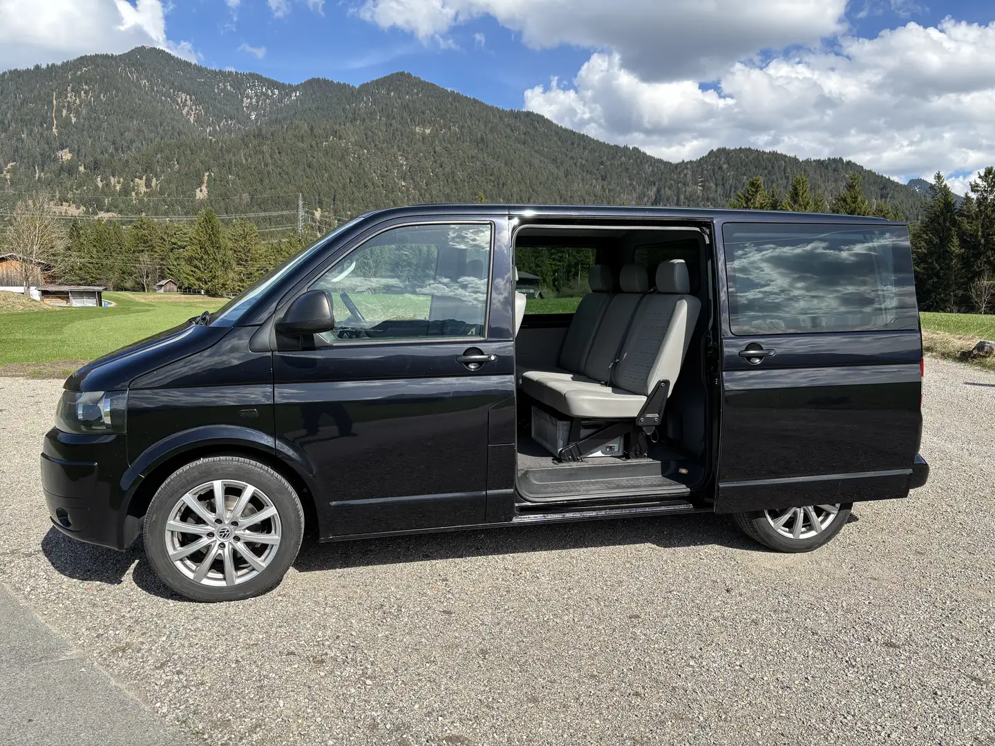 Volkswagen T5 Transvan Schwarz - 2