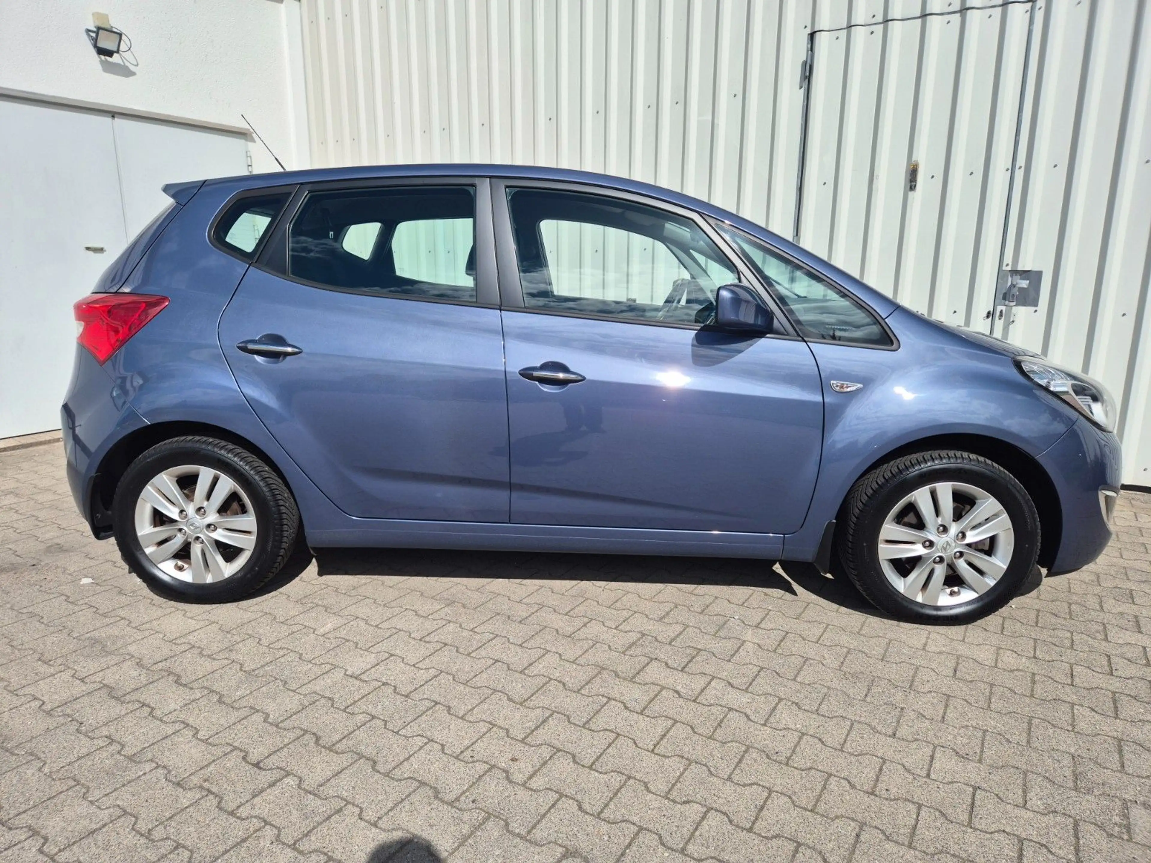Hyundai iX20 1.4 -- SCHECKHEFT -- ANHÄNGERKUPPLUNG -- — photo 13