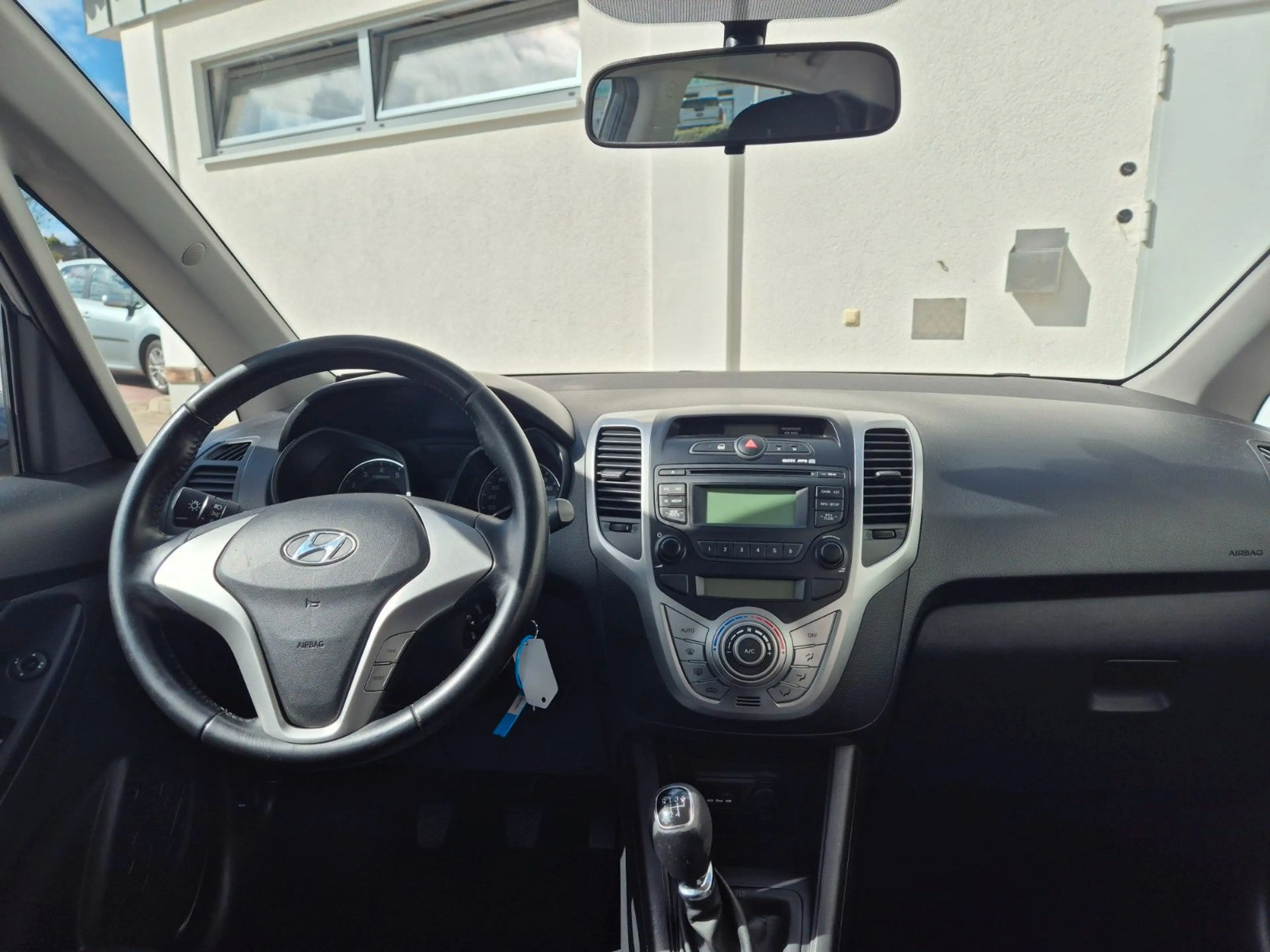 Hyundai iX20 1.4 -- SCHECKHEFT -- ANHÄNGERKUPPLUNG -- — photo 5