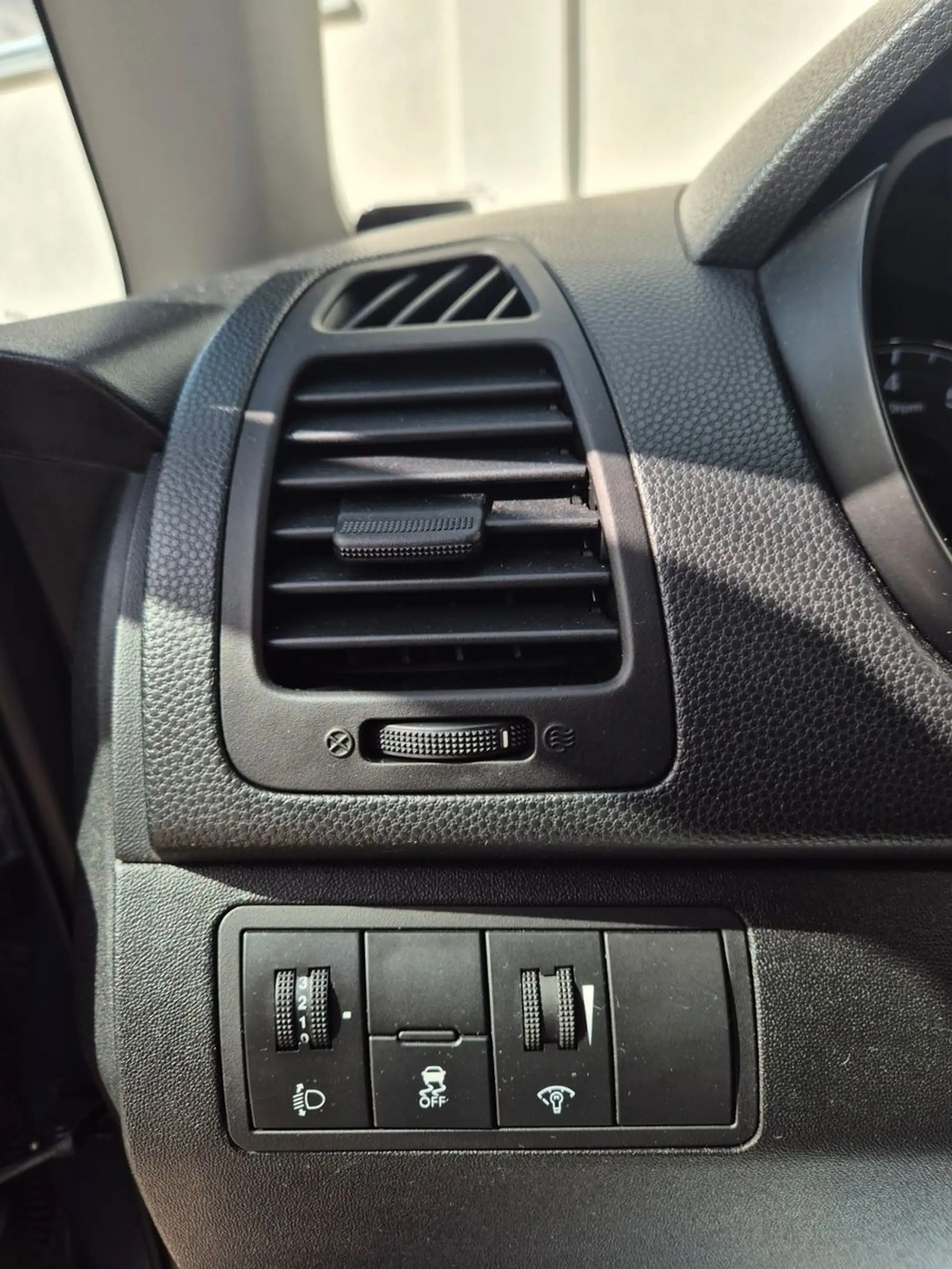 Hyundai iX20 1.4 -- SCHECKHEFT -- ANHÄNGERKUPPLUNG -- — photo 9