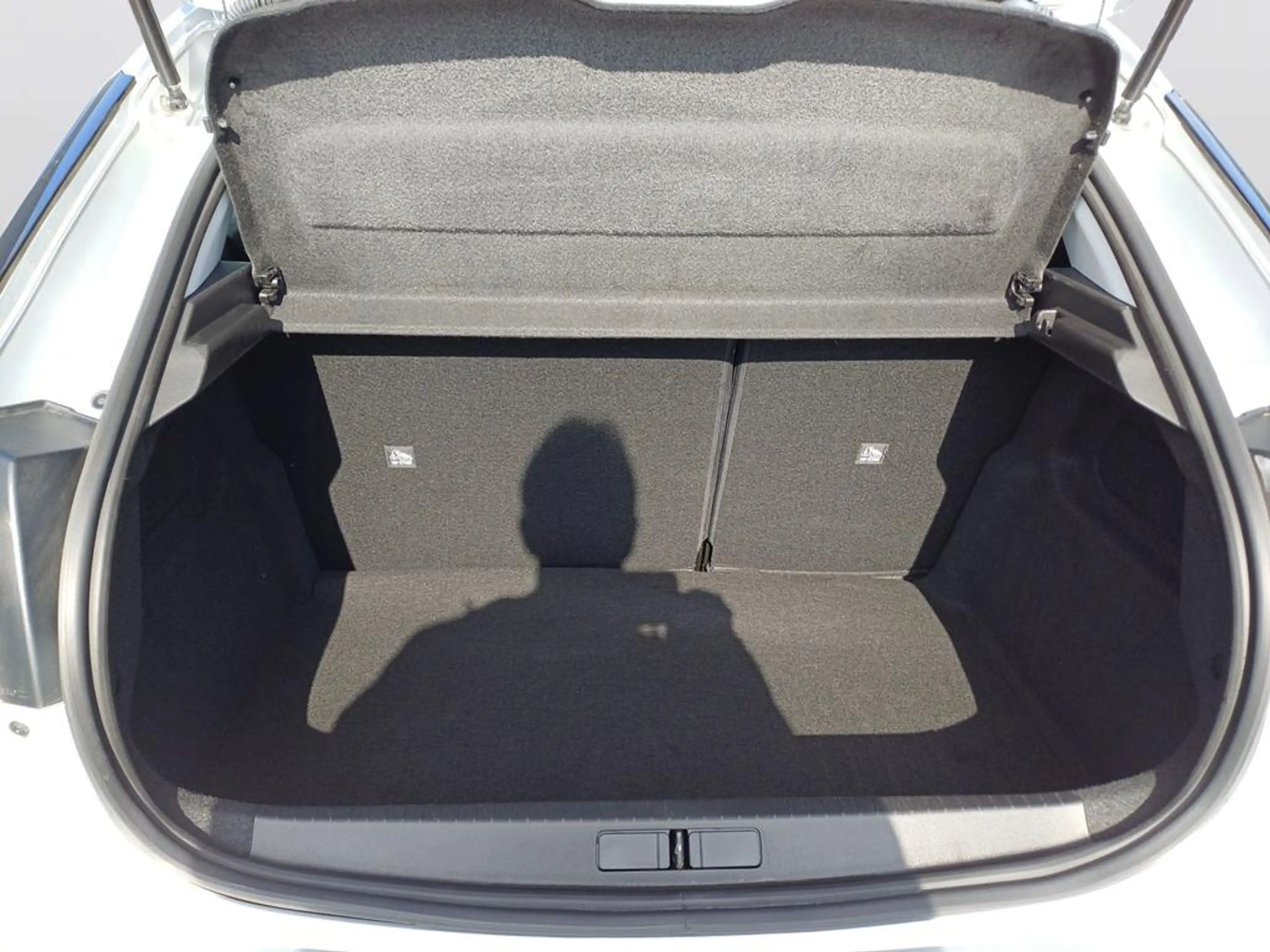 Opel Corsa Basis — photo 7