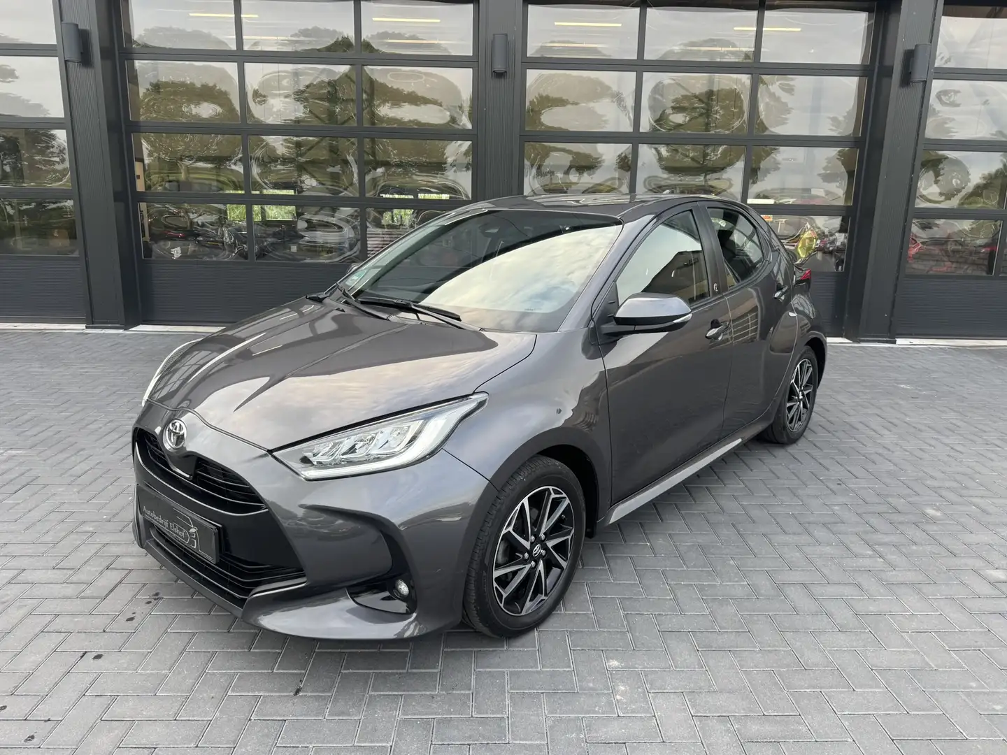 Toyota Yaris 1.5 VVT-i TEAM Gri - 1