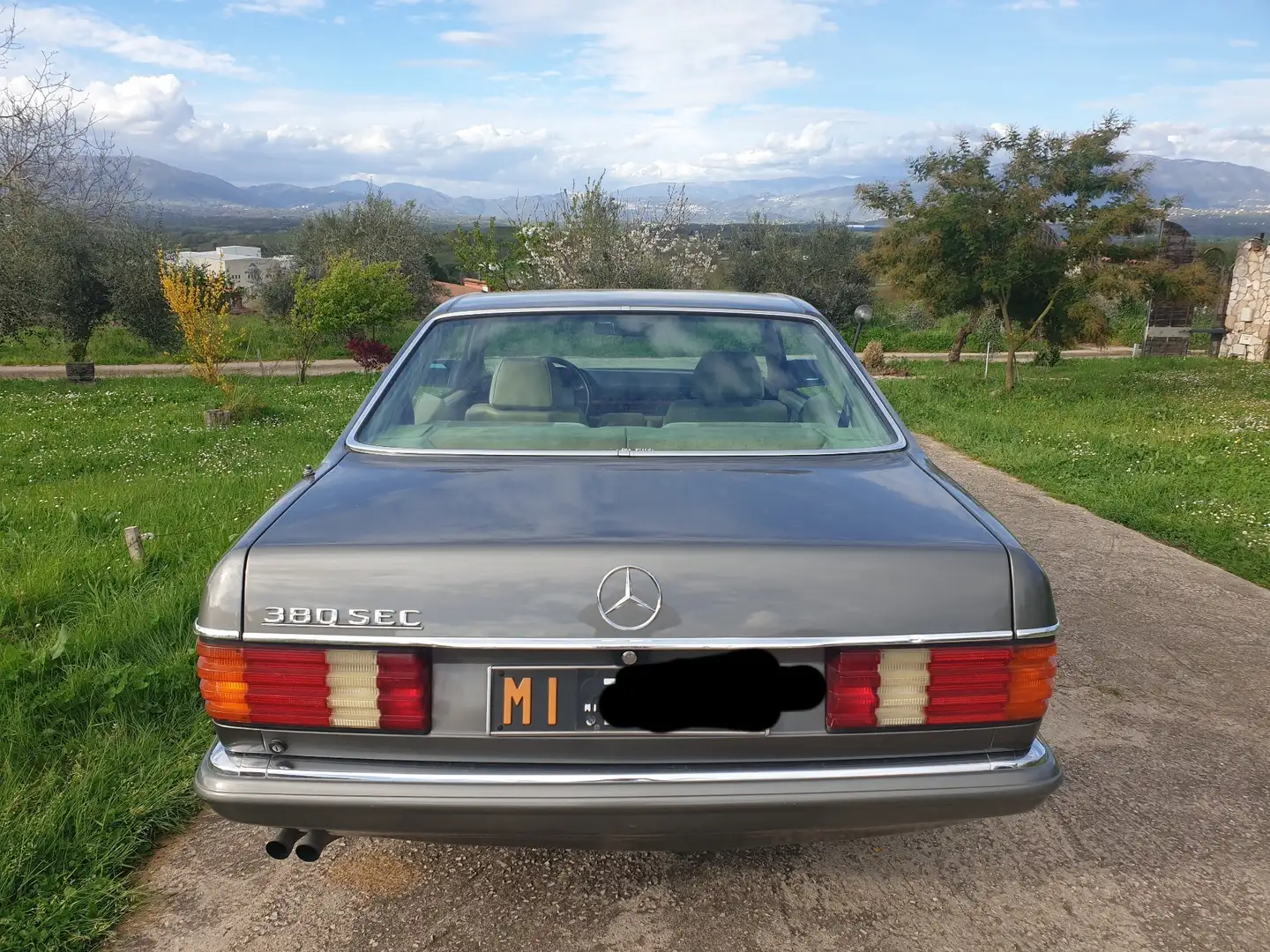 Mercedes-Benz 380 SEC coupe Gri - 2