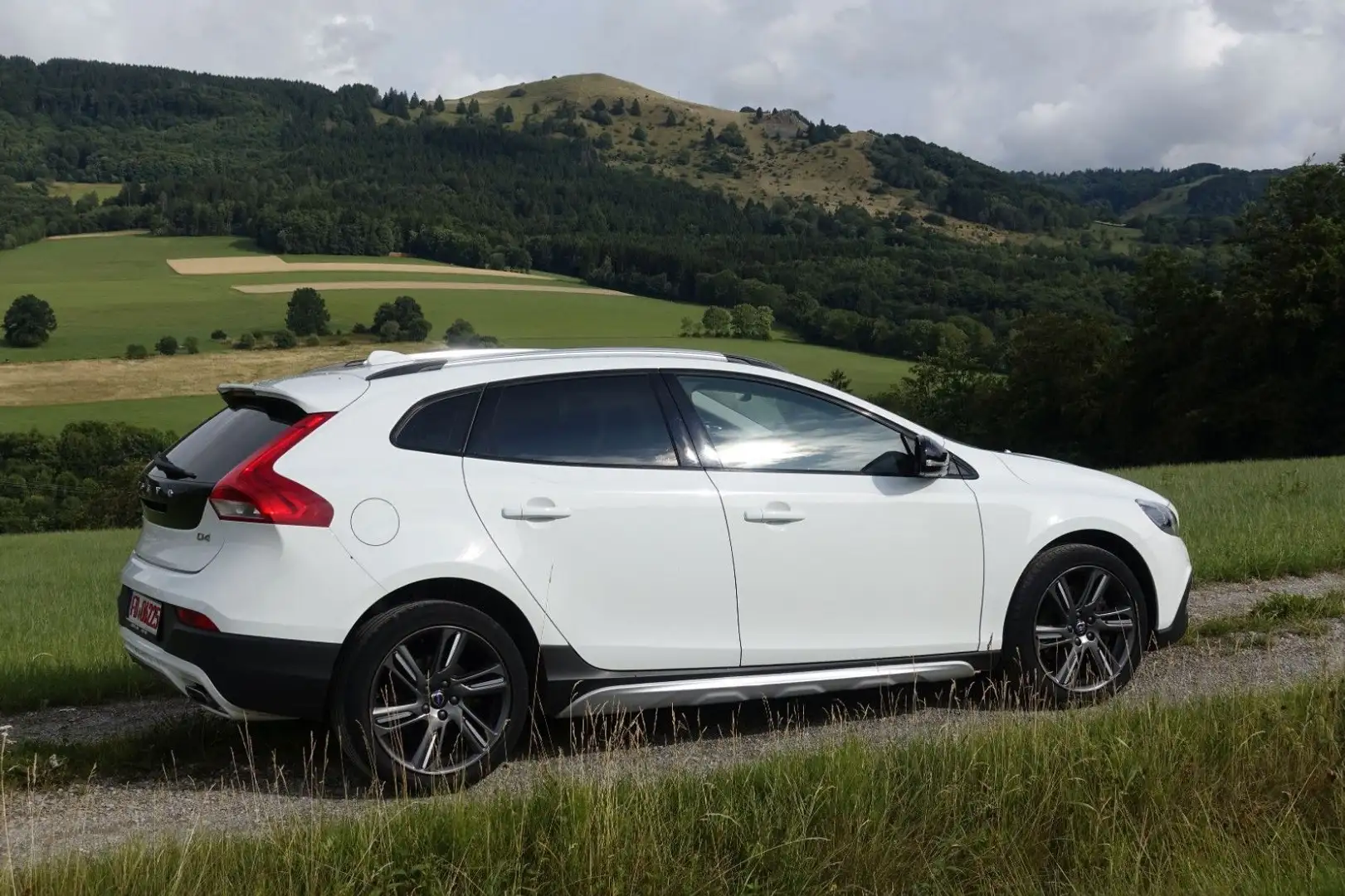 Volvo V40 Cross Country You! / Design Paket Weiß - 2