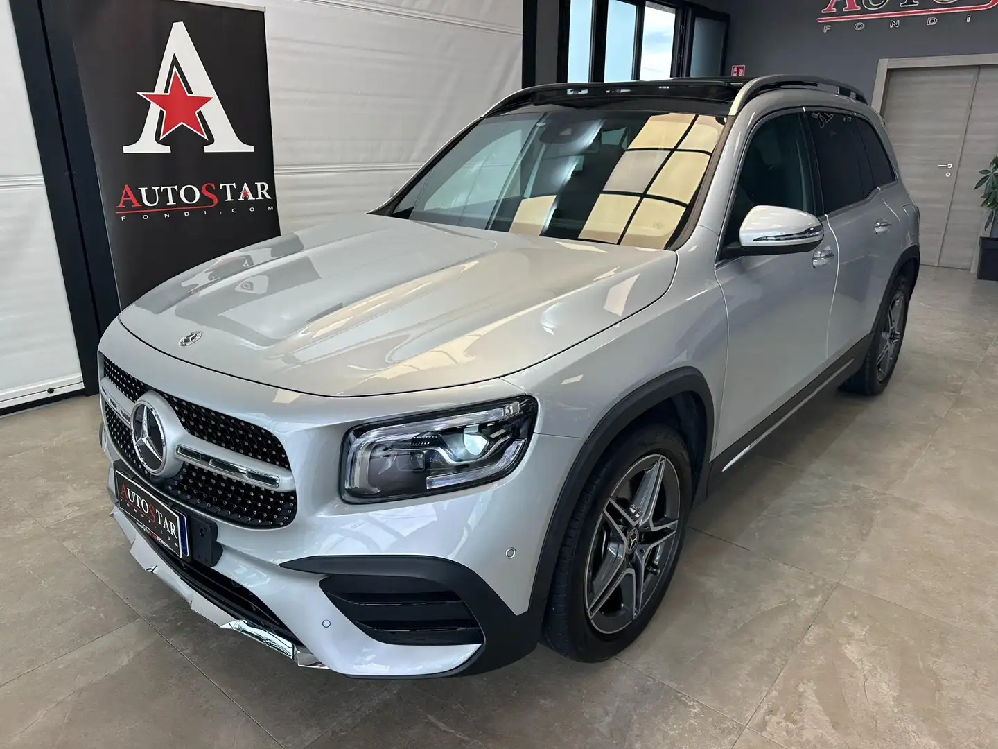 Mercedes-Benz GLB 220 220 d Premium 4matic auto Grijs - 1