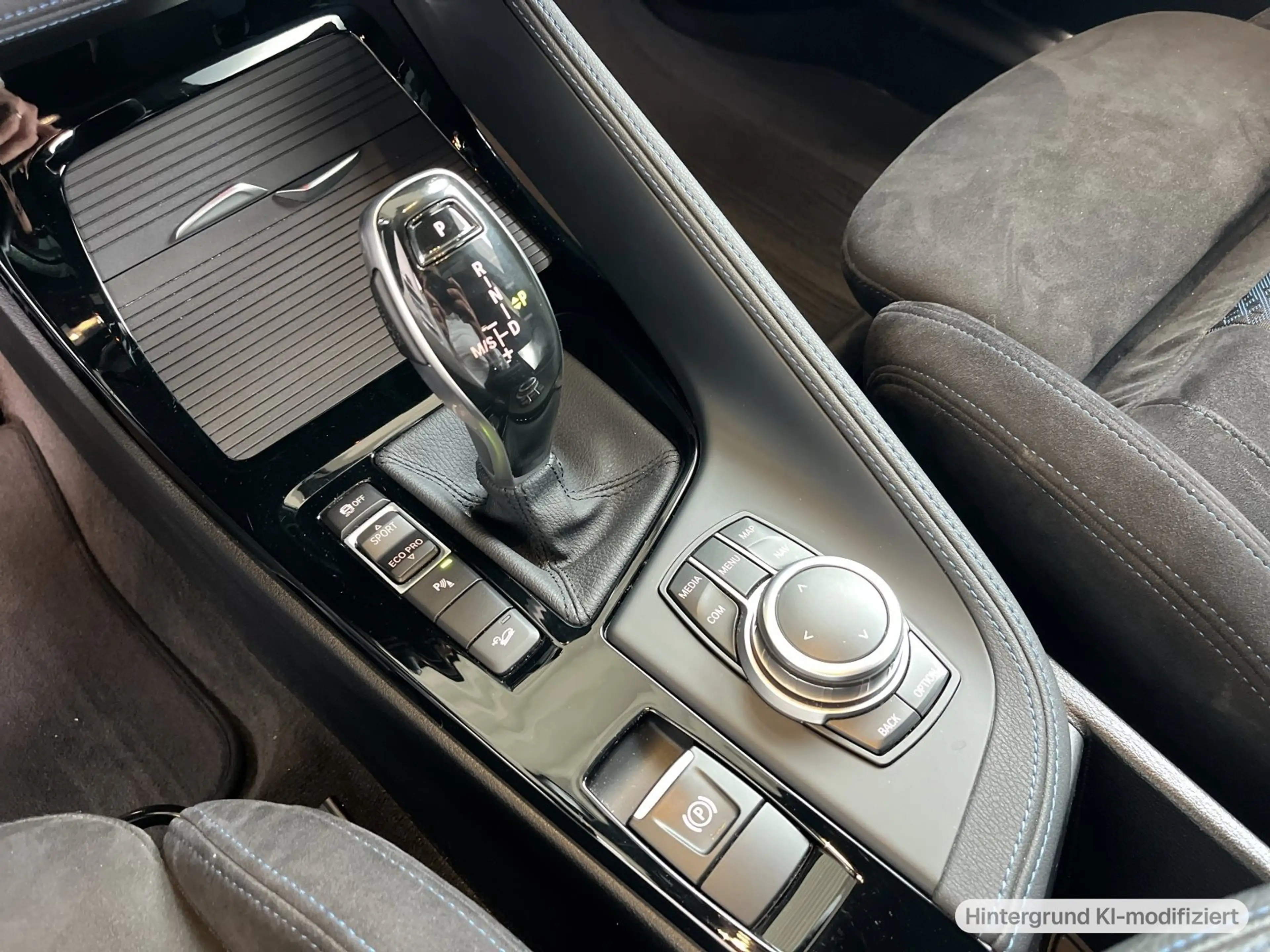 BMW X2 xDrive25d — photo 14