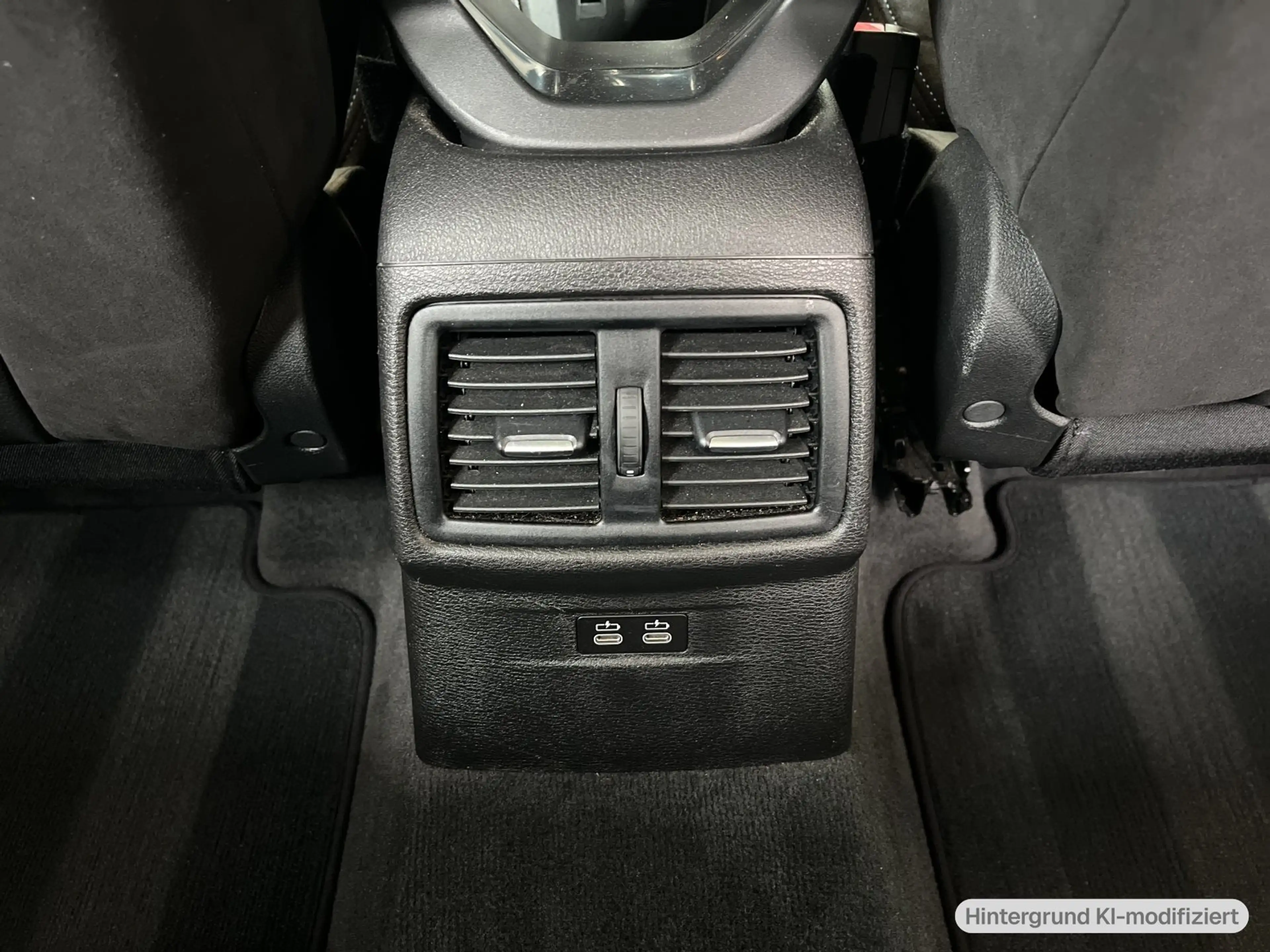 BMW X2 xDrive25d — photo 17
