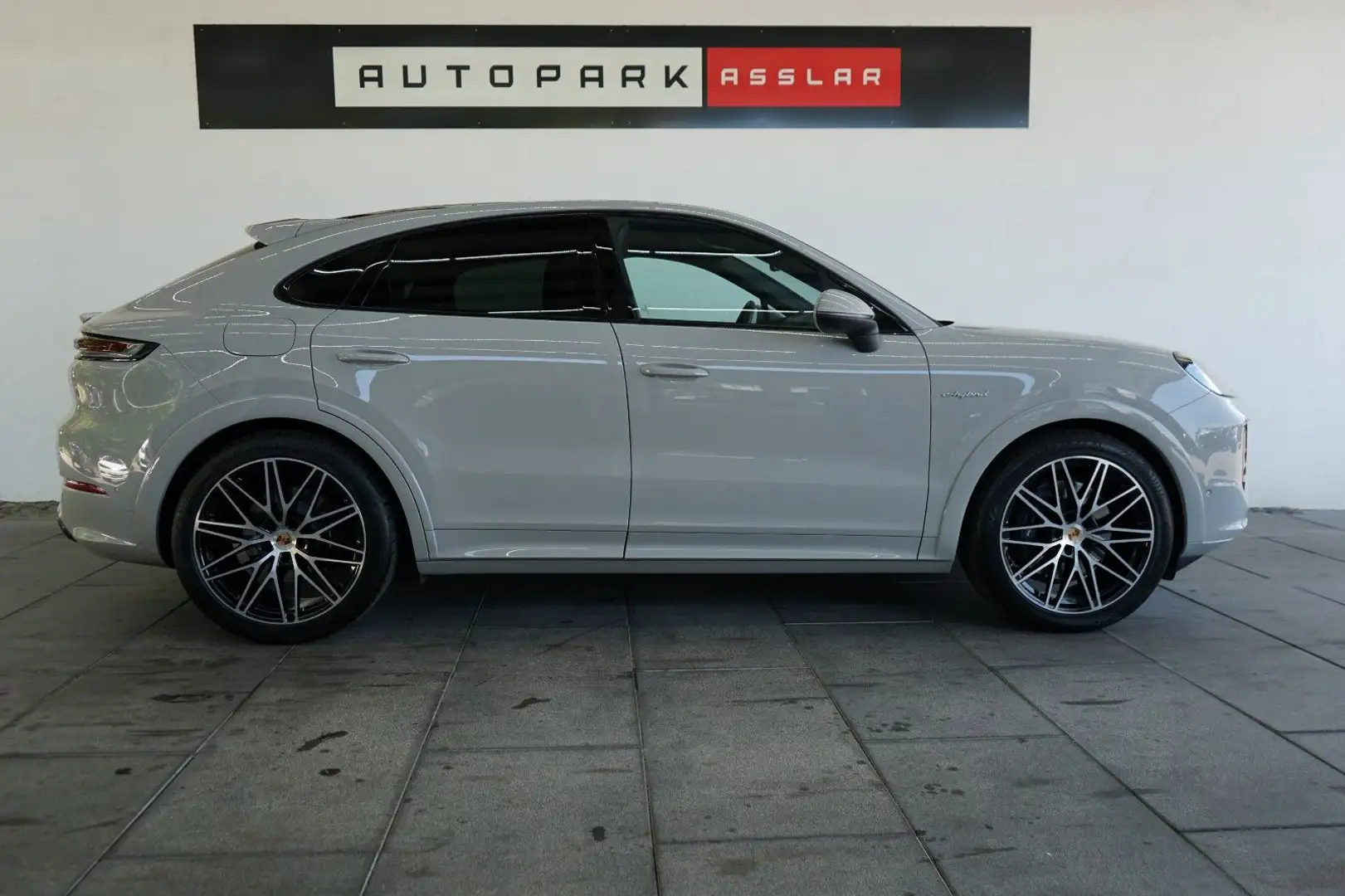 Porsche Cayenne Coupe E-Hybrid*Kreide/SpDesign/P-DISPLAY Gris - 2