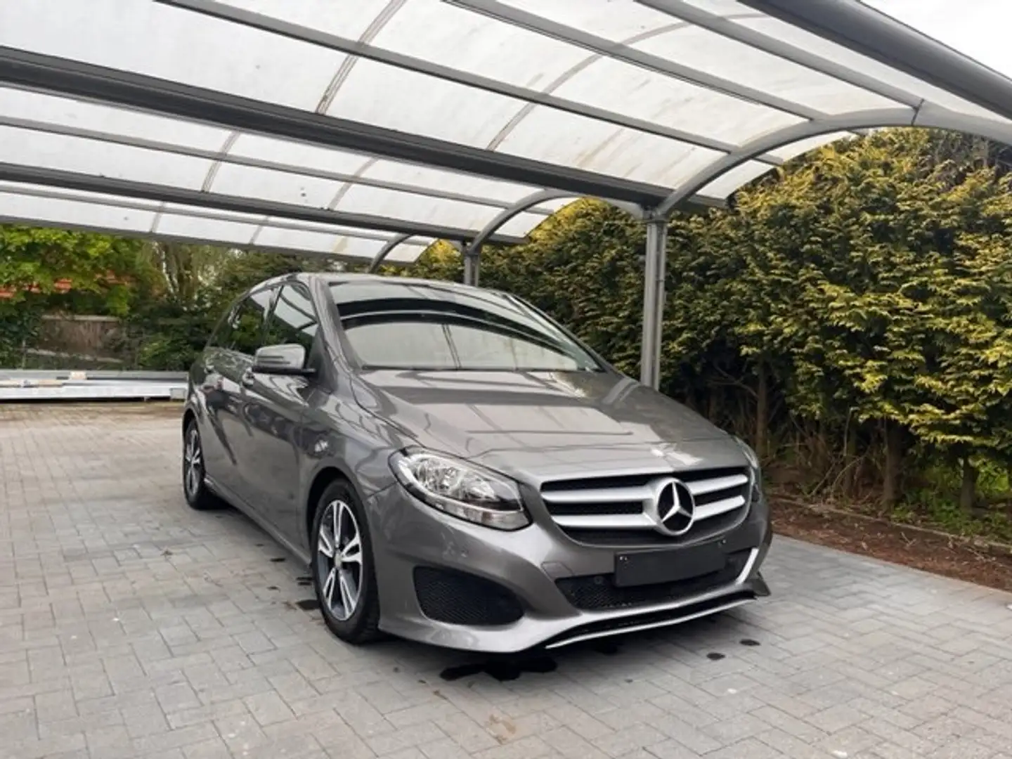 Mercedes-Benz B 180 B 180 d Edition B Gris - 2