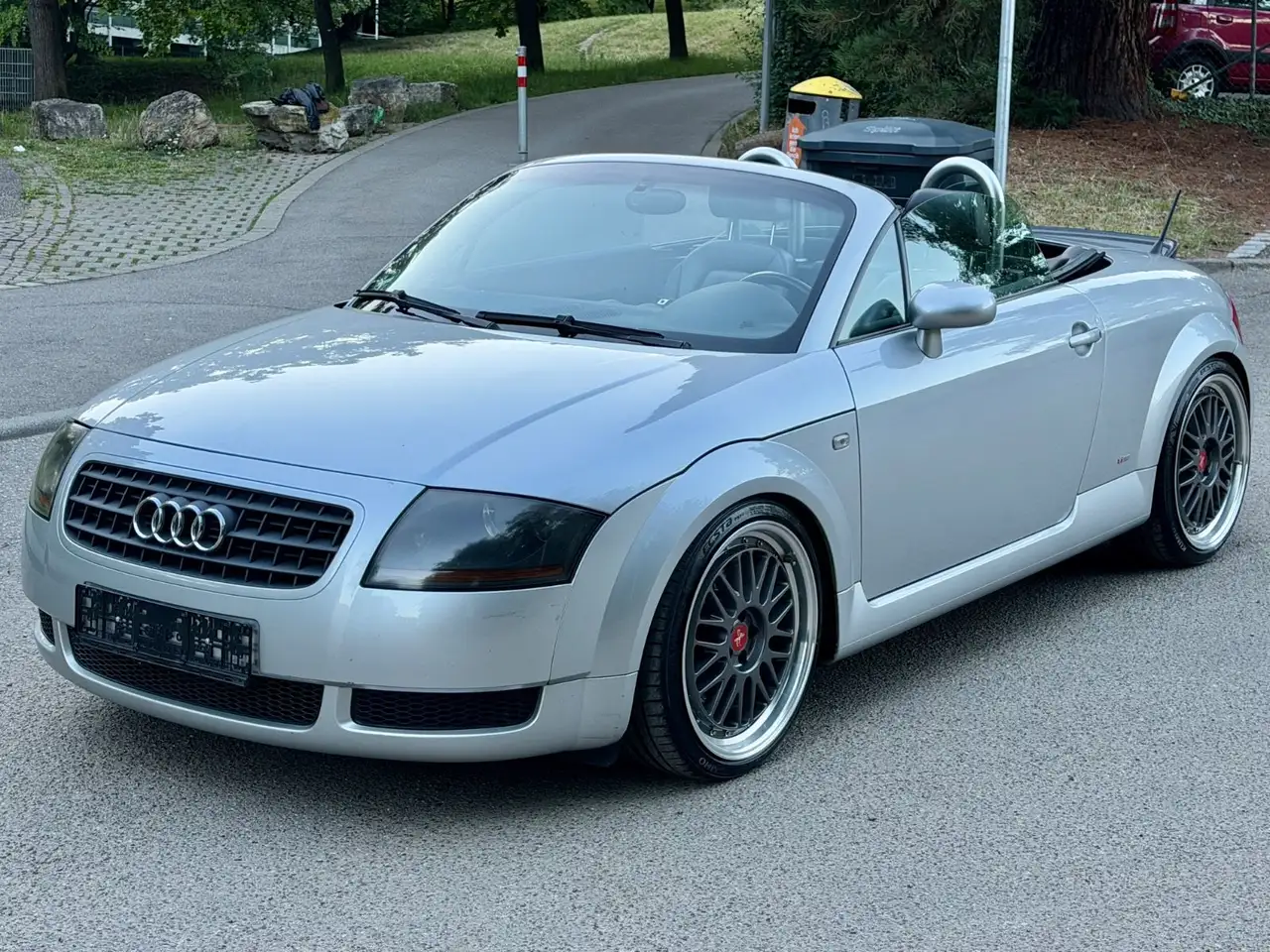 Audi TT Roadster 1.8T*LEDER*19''KESKIN*SHZ*XEN*KLIMA* — photo 1 of 15