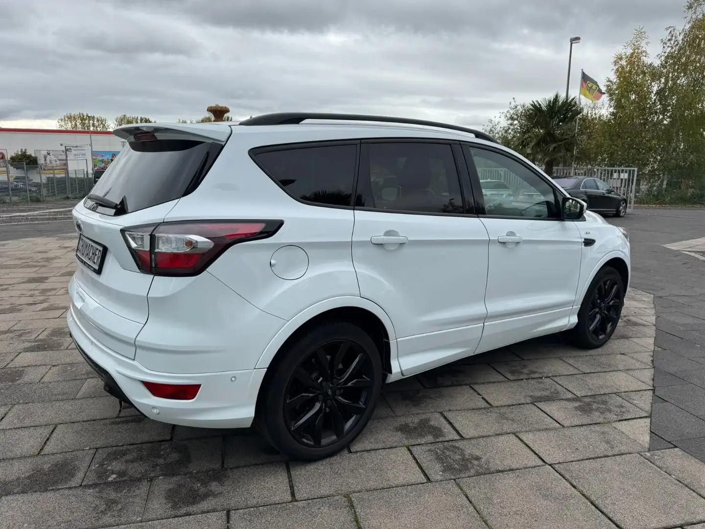 Ford Kuga 1.5 ST-Line AHK, Garantie+Tüv neu! Weiß - 2