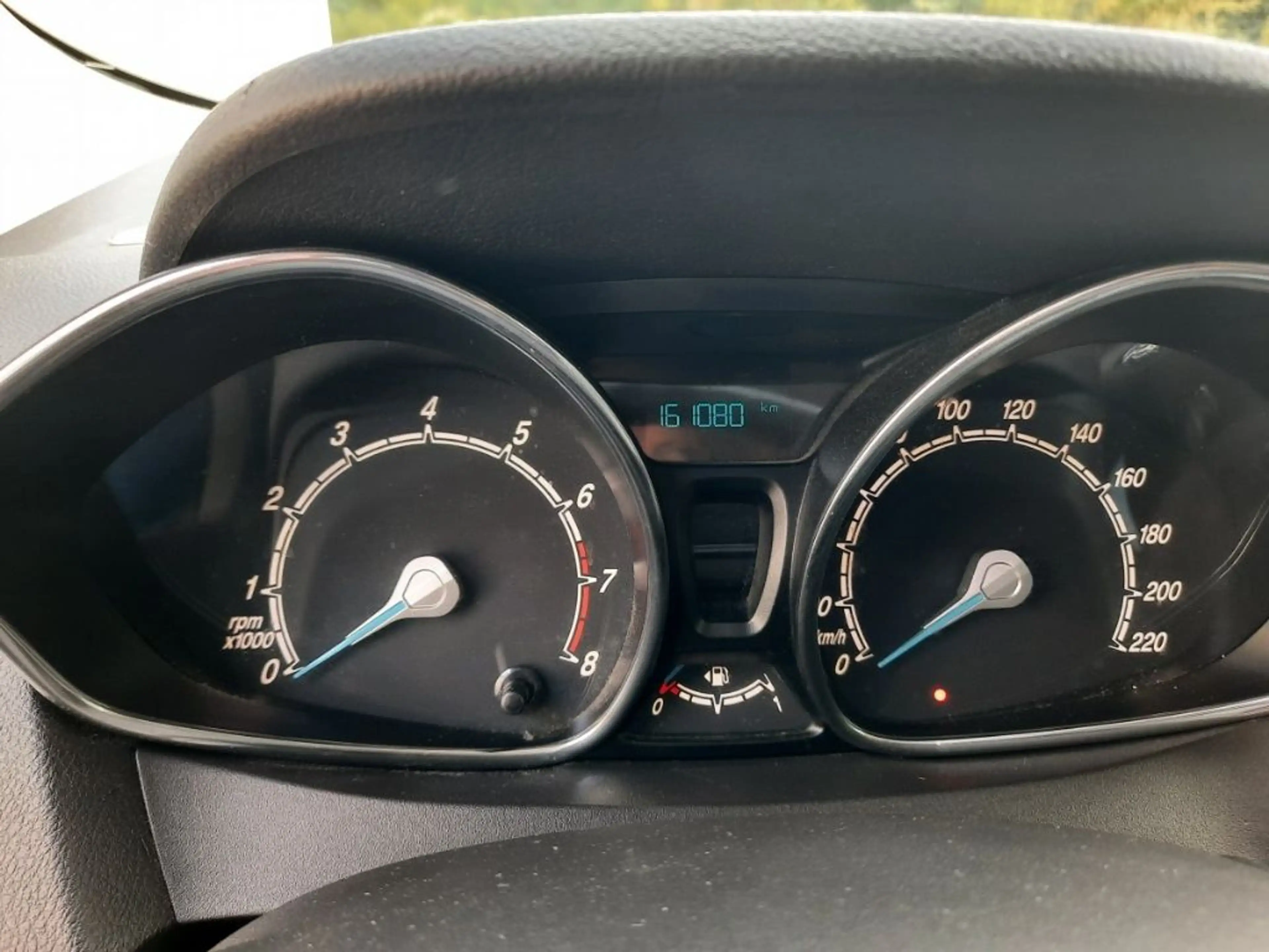 Ford Tourneo Courier 1.0 EcoBoost Titanium AHZV — photo 14