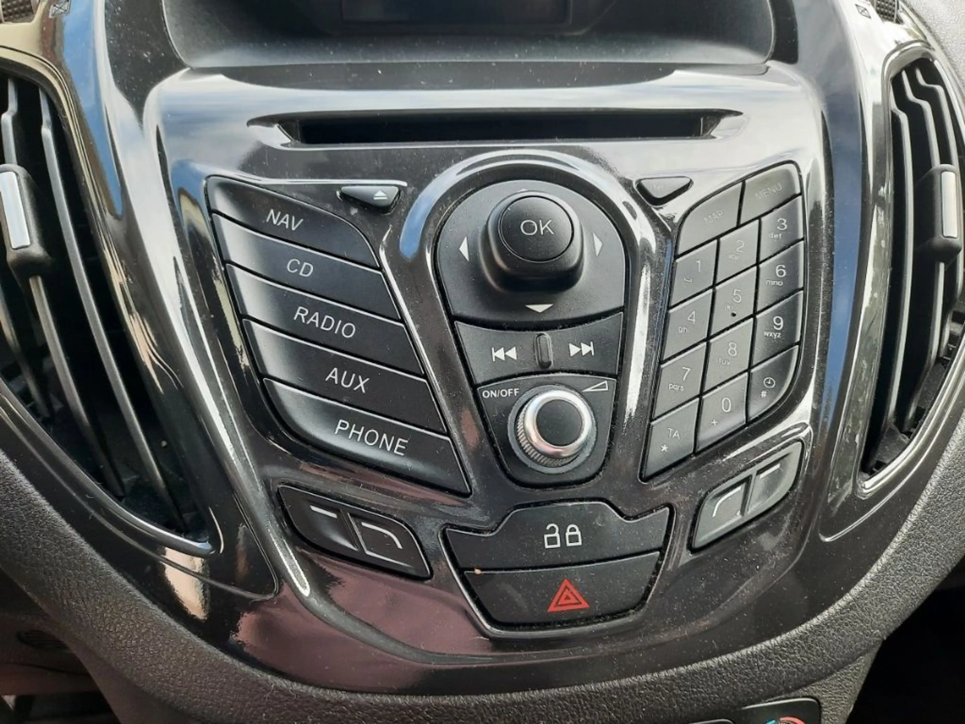 Ford Tourneo Courier 1.0 EcoBoost Titanium AHZV — photo 15