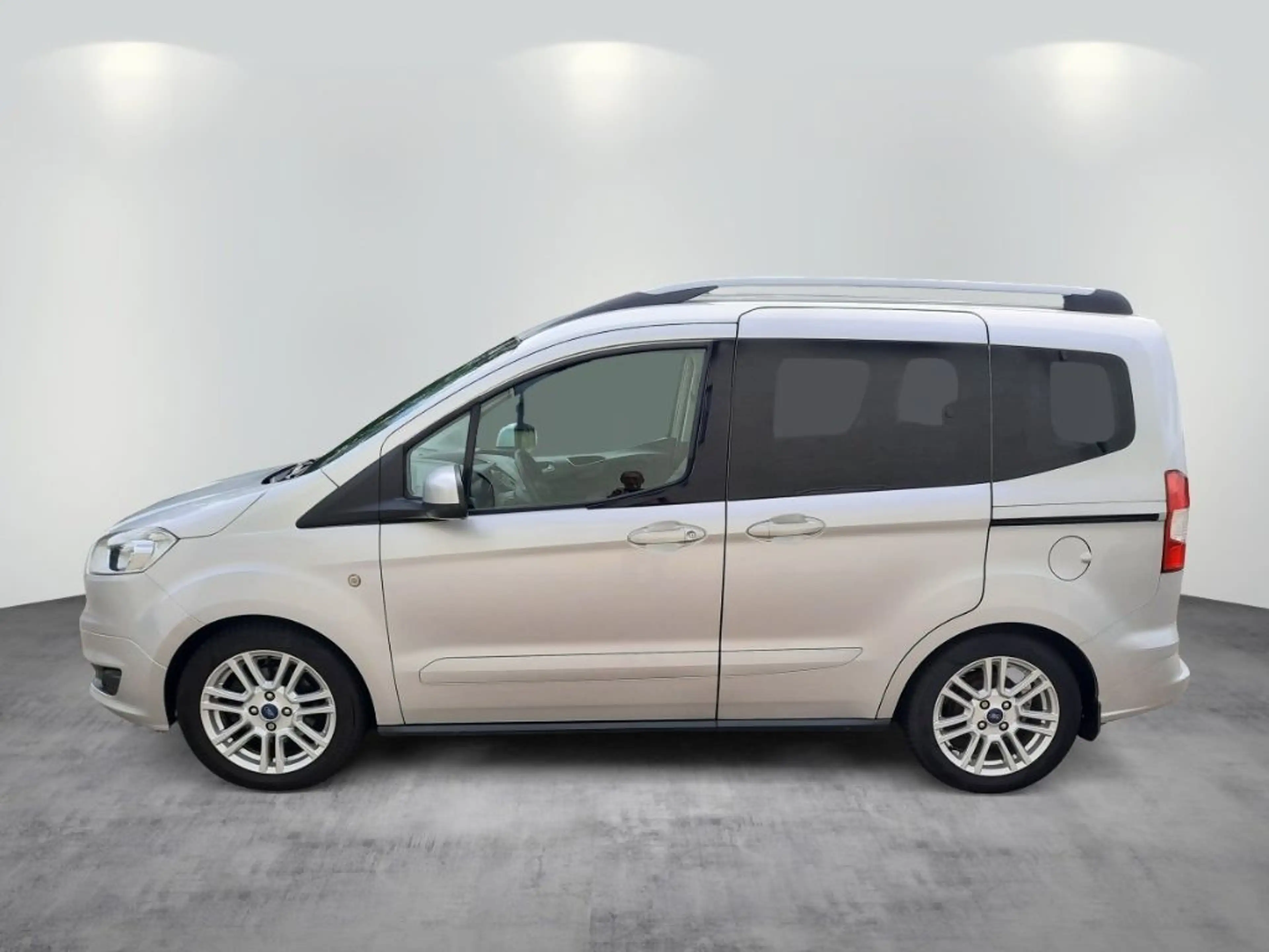 Ford Tourneo Courier 1.0 EcoBoost Titanium AHZV — photo 4