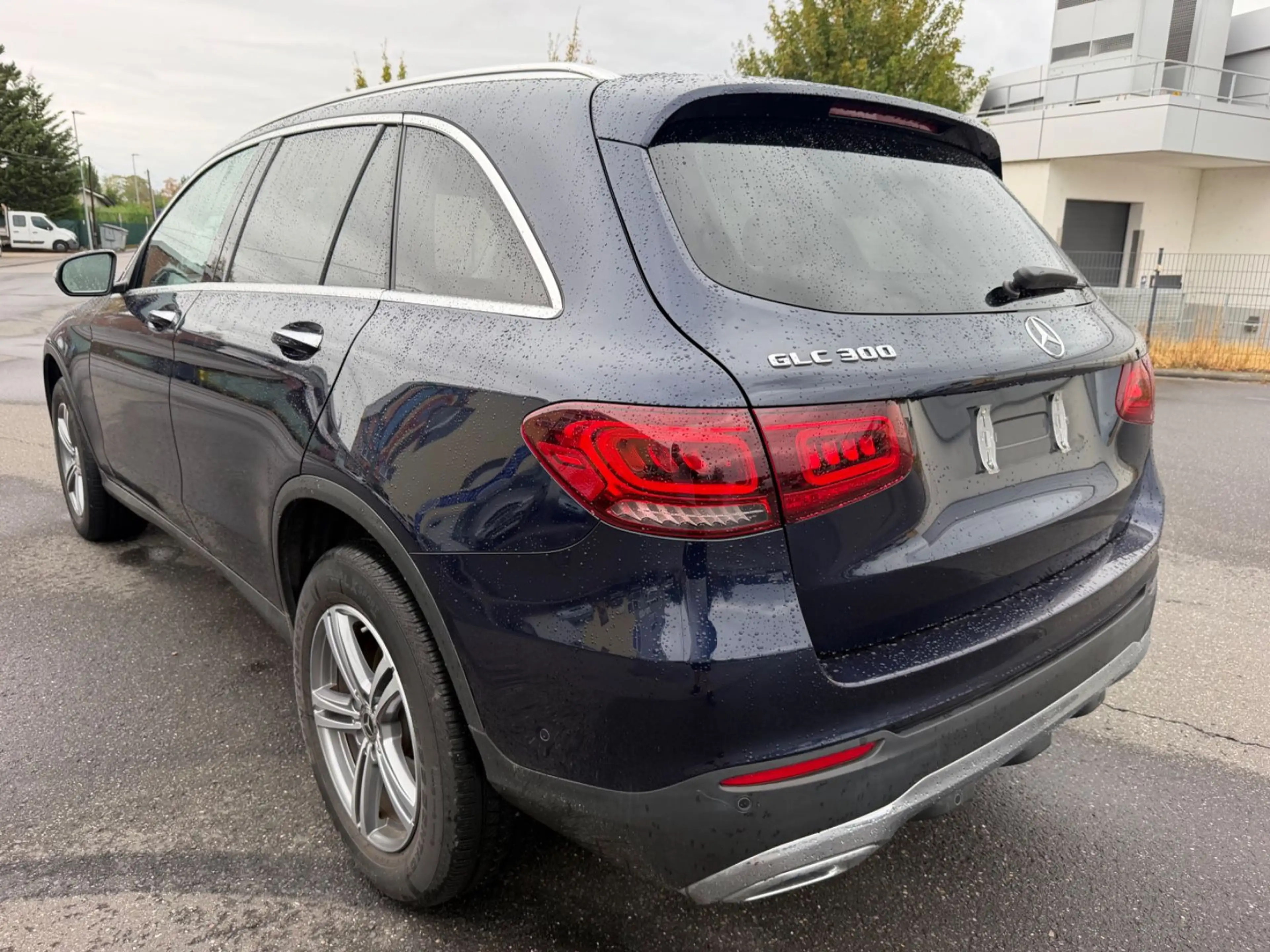 Mercedes-Benz GLC 300 AMG Line — photo 7