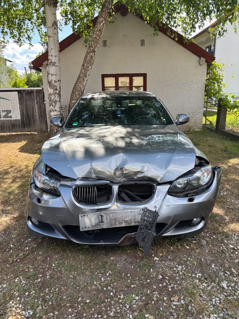BMW 325 d M-Paket+ACC+S.Dach+Keyless Go+Lichtpaket Gris - 2
