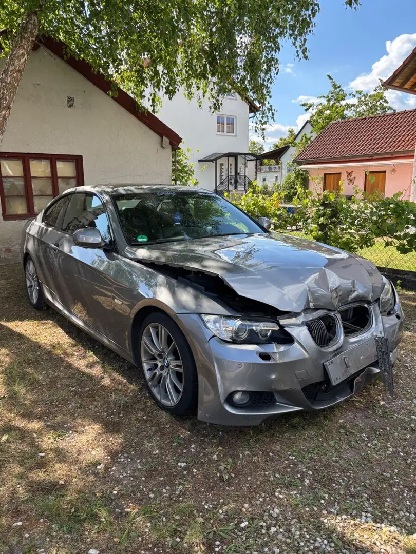 BMW 325 d M-Paket+ACC+S.Dach+Keyless Go+Lichtpaket Gris - 1