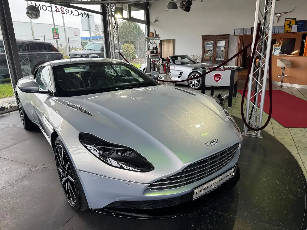 Aston Martin DB11