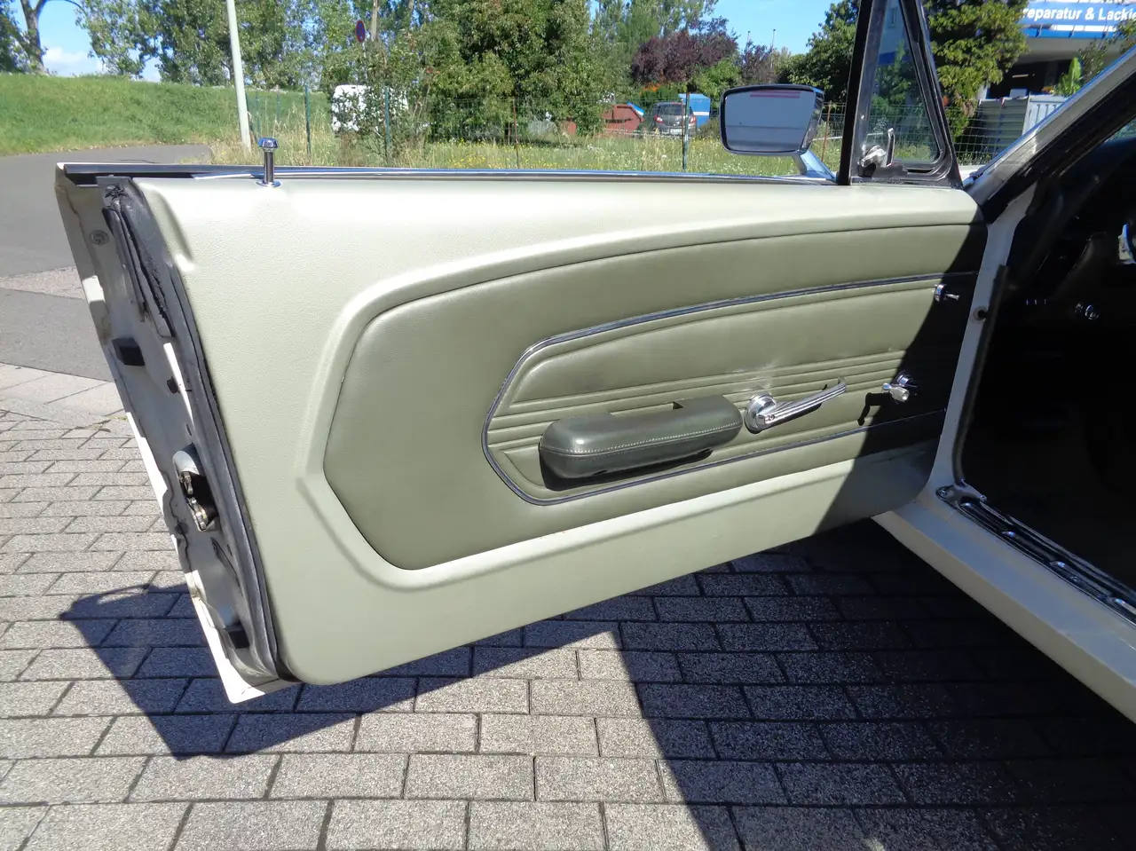 Ford Mustang Coupe 4.7ltr. V8 Automatik top Zustand, foto 6
