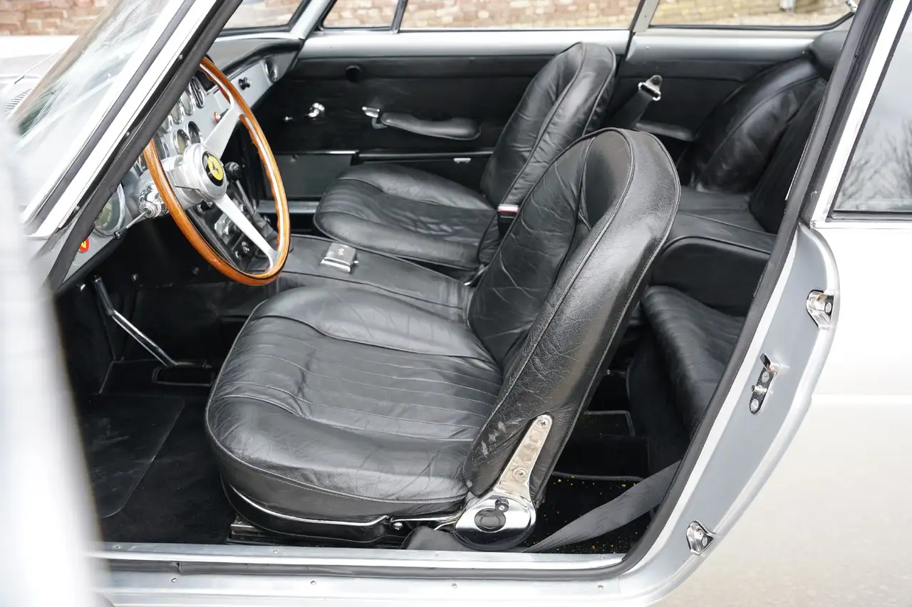 Ferrari 250 GTE Series 3 Matching numbers engine, Extensive me, foto 3