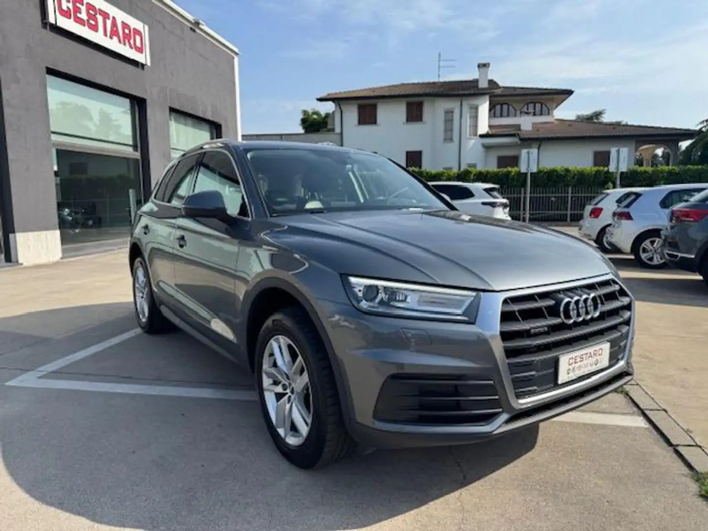 Audi Q5 2.0 TDI quattro S tronic Business Grigio - 2