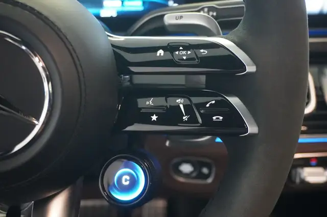 Mercedes-Benz GLS view 15