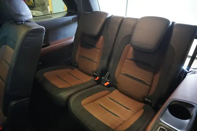 Mercedes-Benz GLS view 11