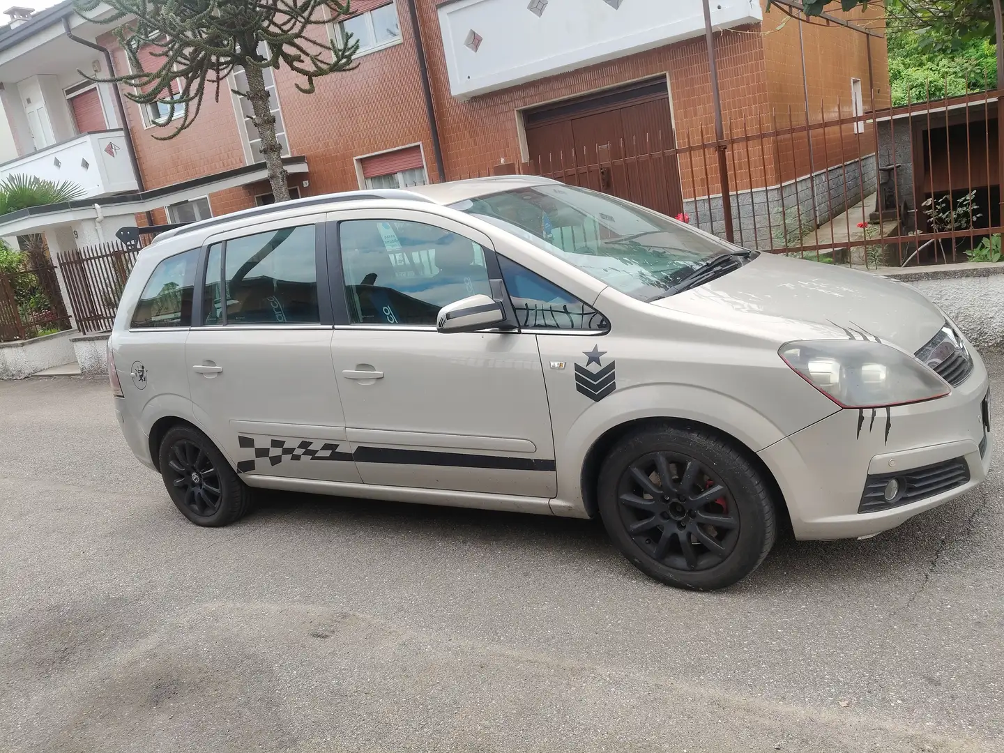 Opel Zafira Zafira II 2005 1.9 cdti Cosmo 150cv - 1