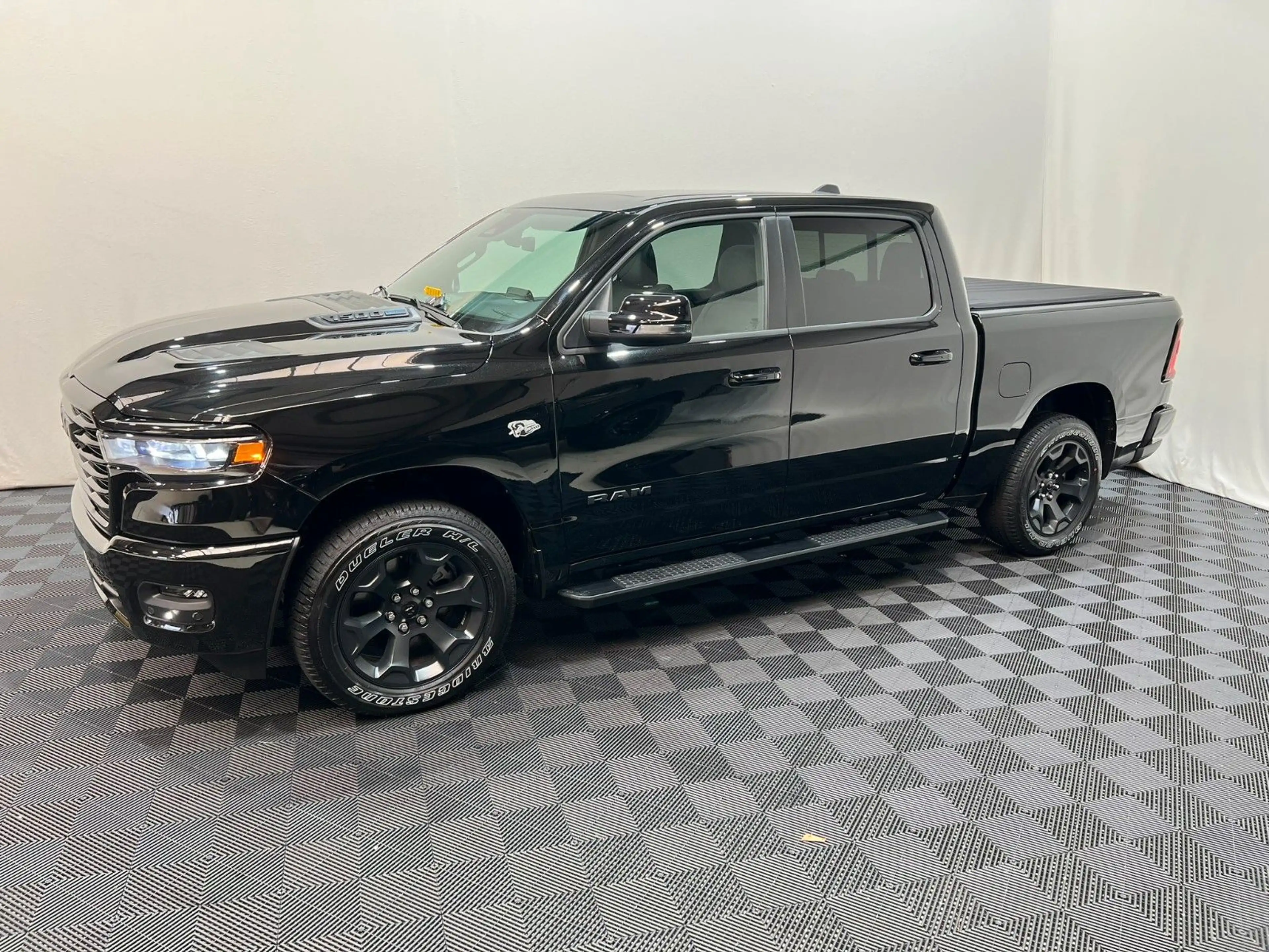 Dodge RAM 1500 Sport Crew Cab Hemi V8 — photo 4