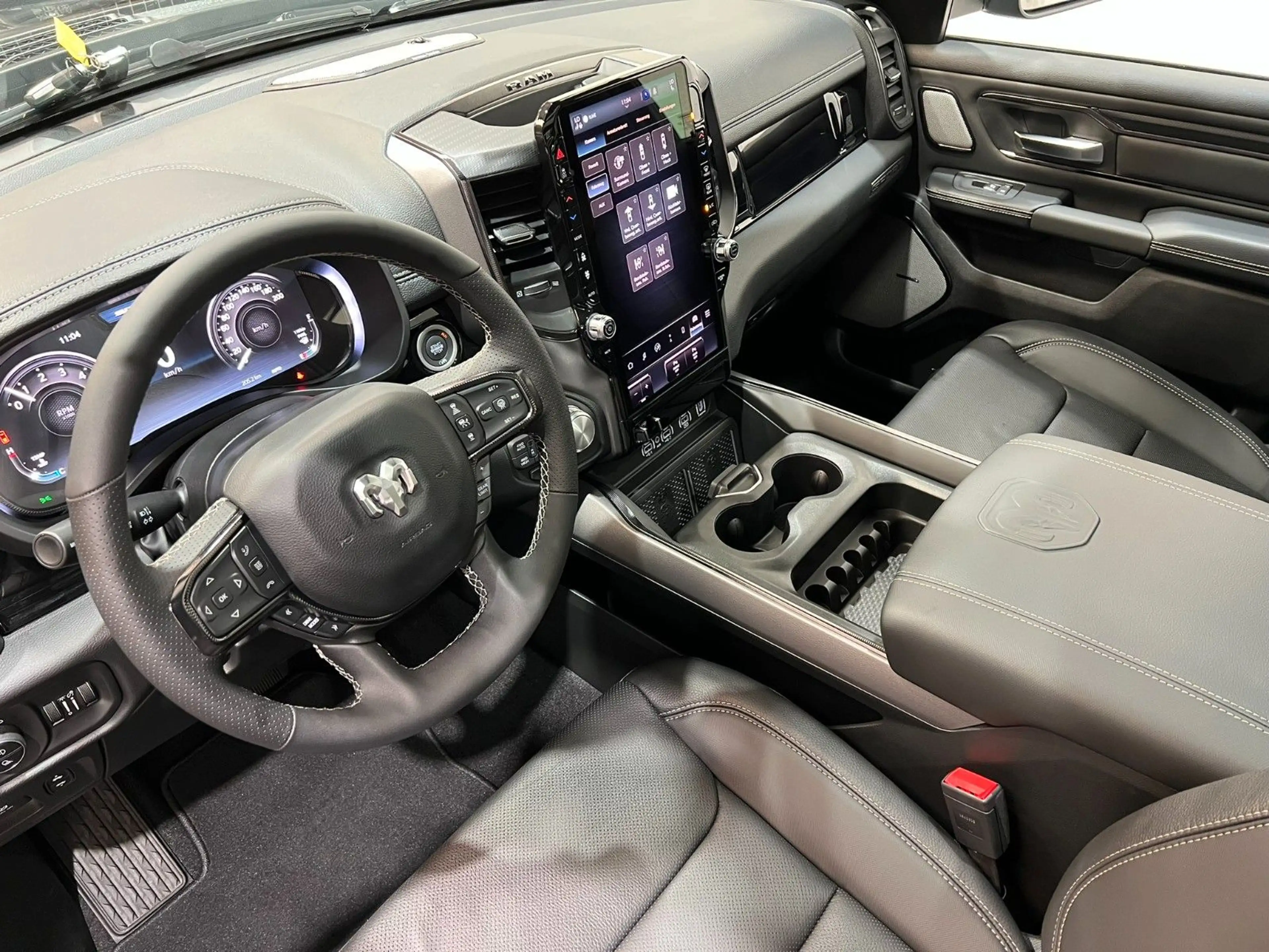 Dodge RAM 1500 Sport Crew Cab Hemi V8 — photo 15