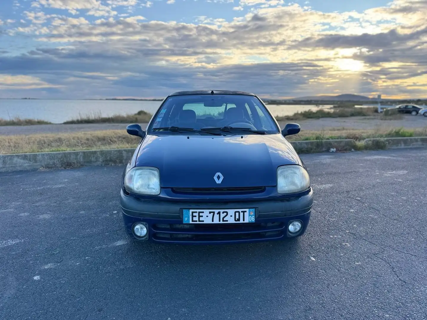Renault Clio Clio 1.6i Initiale Blau - 2