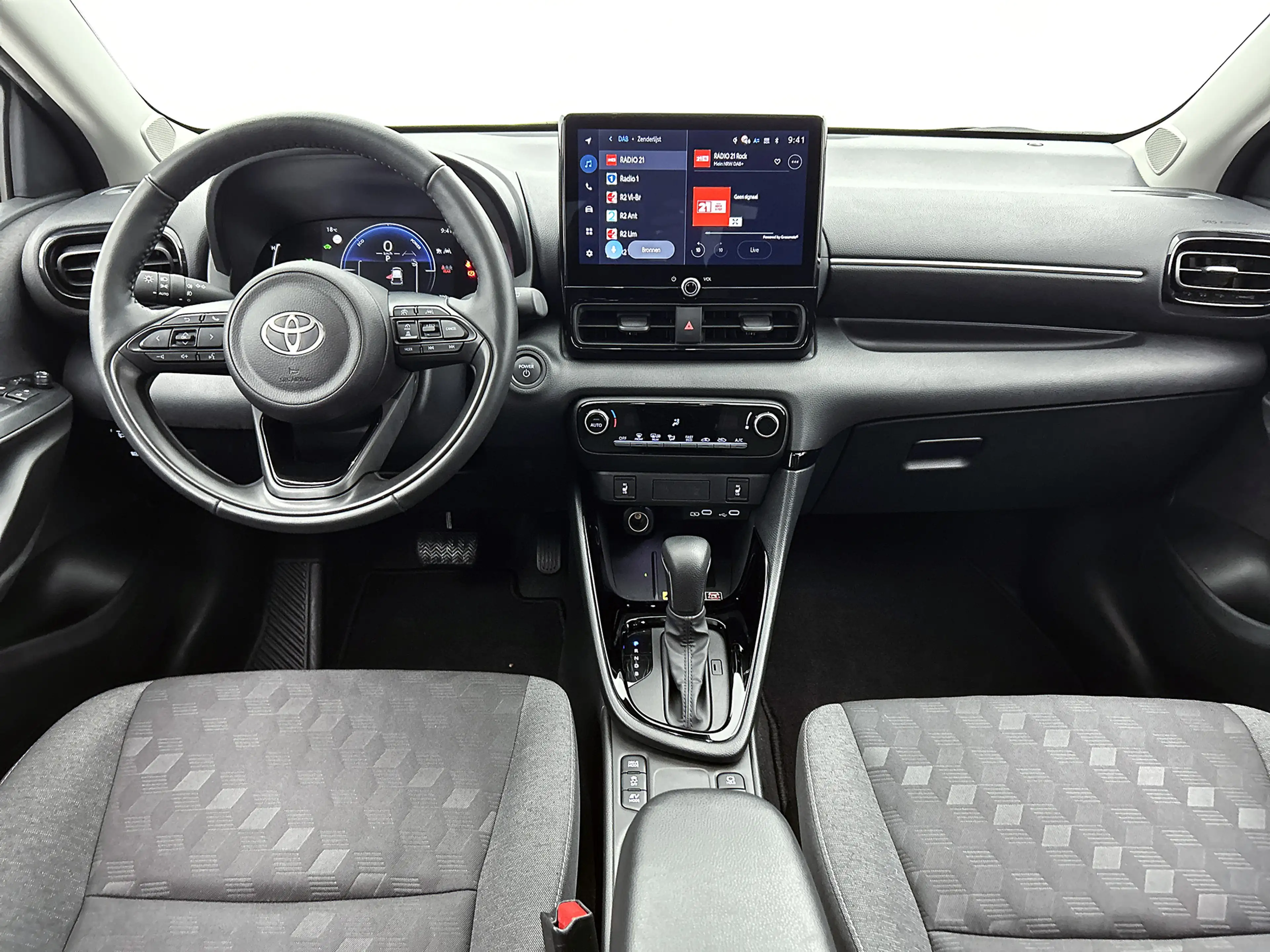 Toyota Yaris 1.5 Hybrid 115 Dynamic | BTW Voertuig | NL Auto | — photo 4