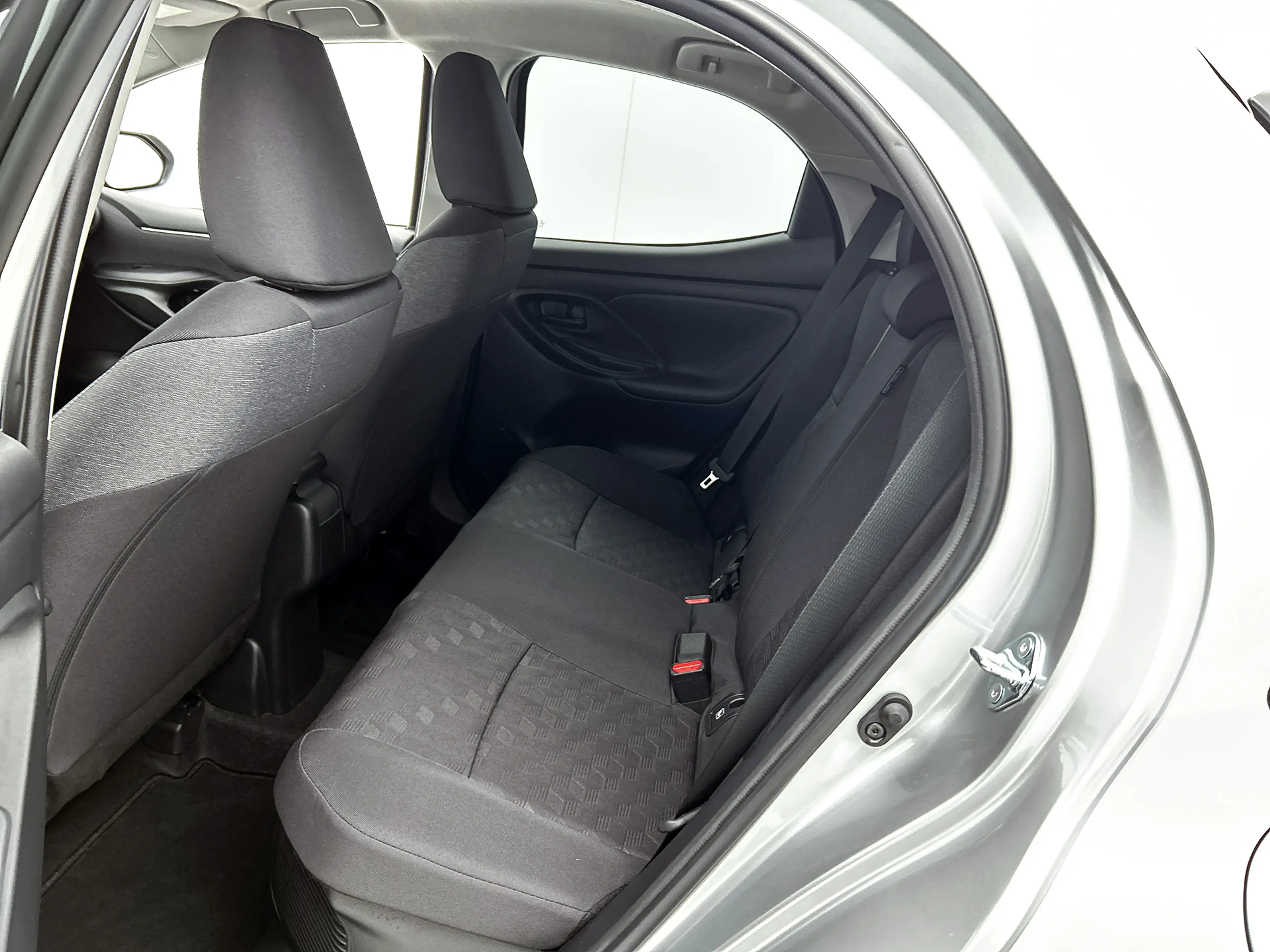 Toyota Yaris 1.5 Hybrid 115 Dynamic | BTW Voertuig | NL Auto | — photo 17