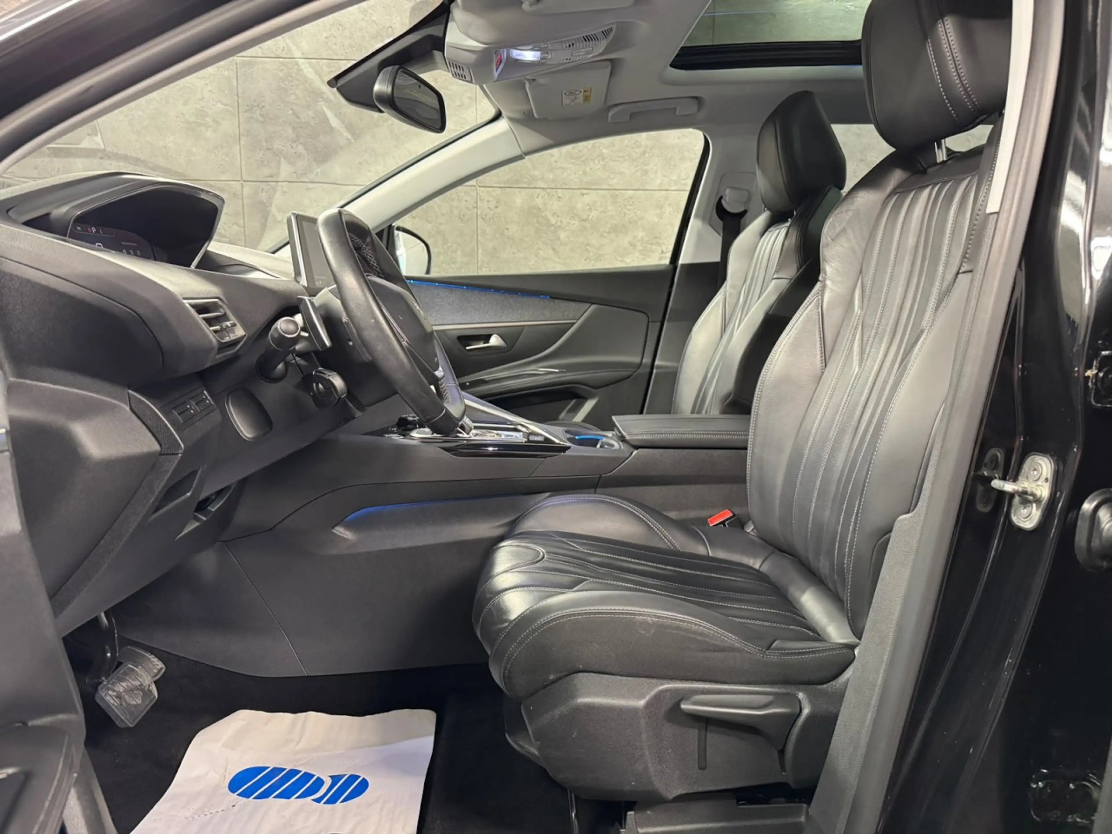 Peugeot 5008 Allure Aut*Navi*LED*Tempo*360*7-Sitze*Pano Klima — photo 7