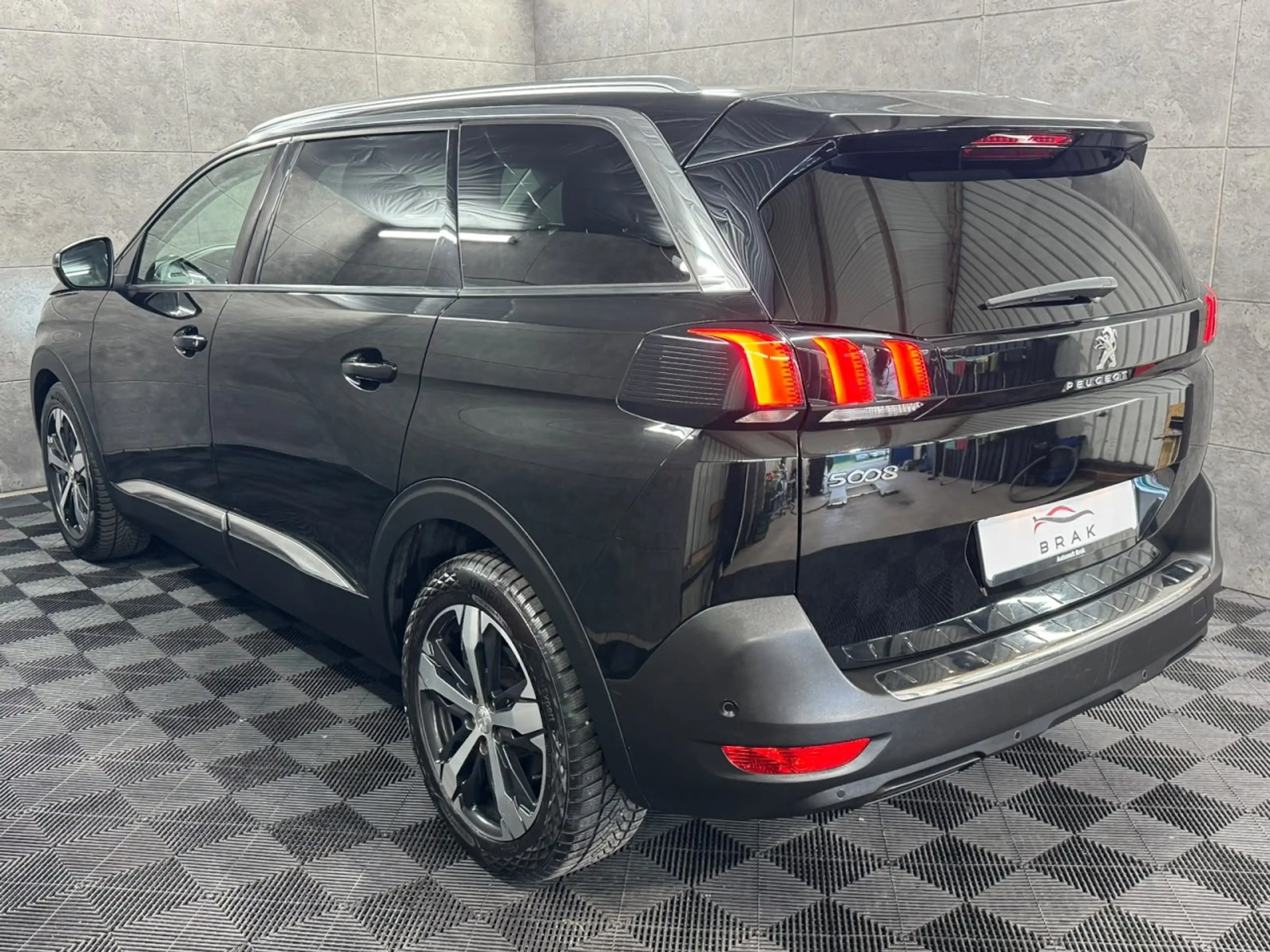 Peugeot 5008 Allure Aut*Navi*LED*Tempo*360*7-Sitze*Pano Klima — photo 6