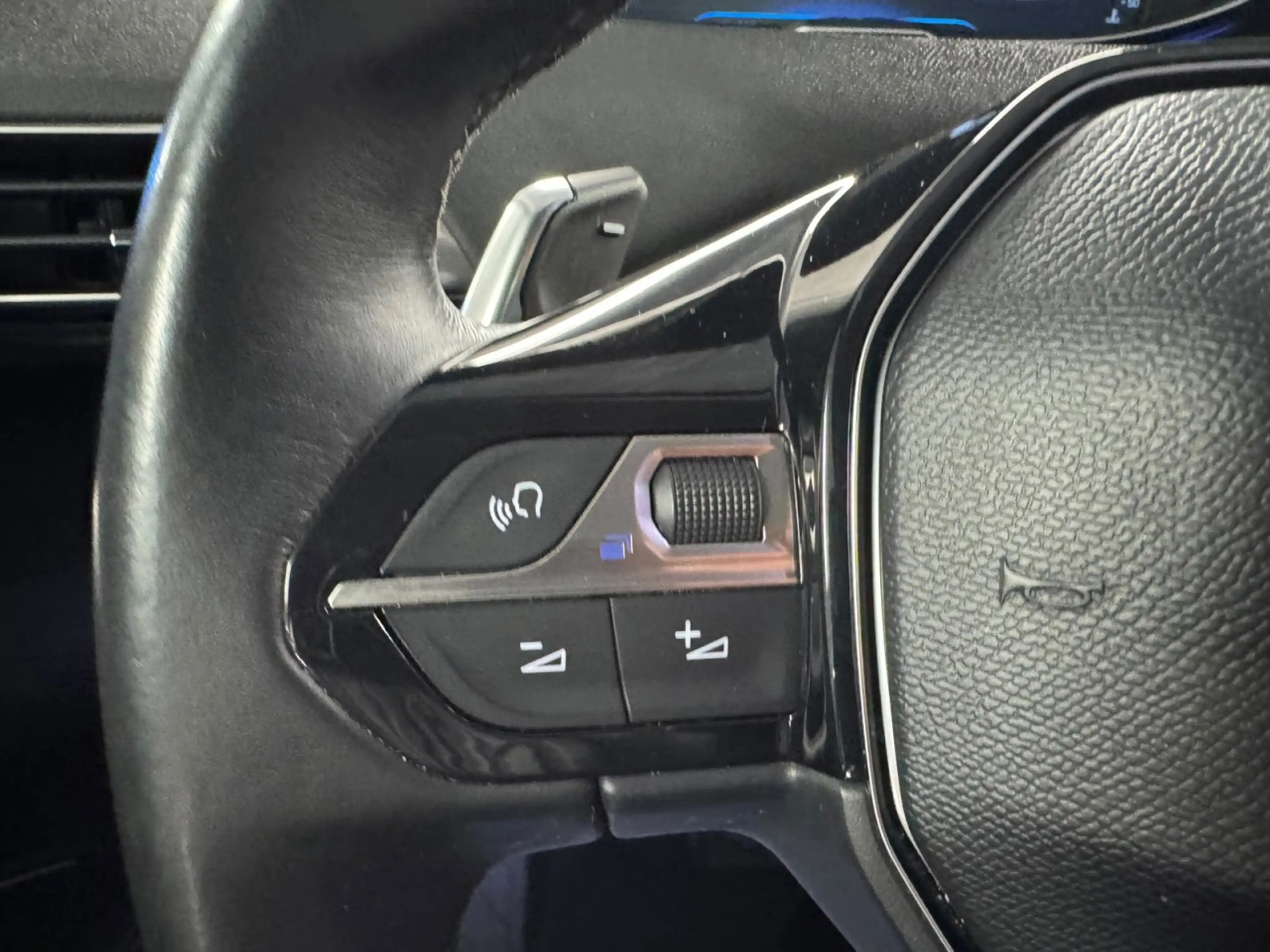 Peugeot 5008 Allure Aut*Navi*LED*Tempo*360*7-Sitze*Pano Klima — photo 14