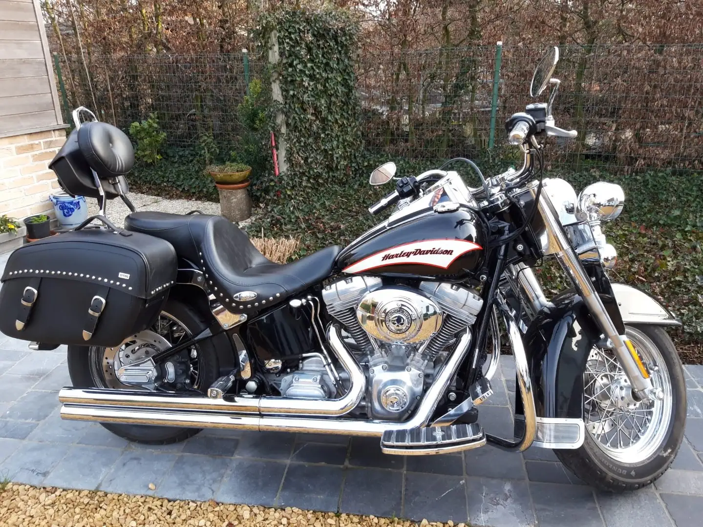 Harley-Davidson Heritage Softail FLST Zwart - 2