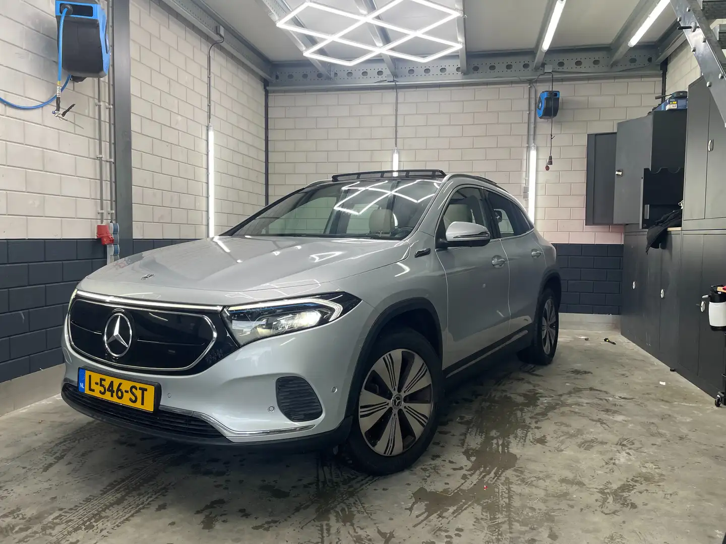 Mercedes-Benz EQA 250 67 KWH Panorama|Burmester|Head-up display|MemSeats Zilver - 1