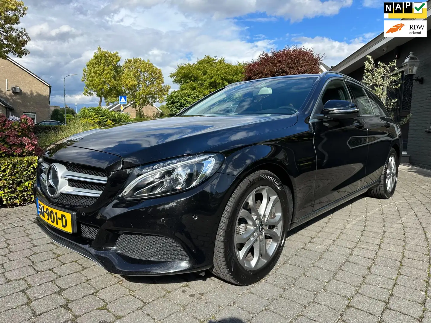 Mercedes-Benz C 180 Estate Pano, Camera, Dealer onderhouden Zwart - 1