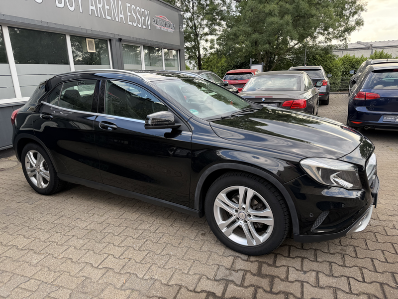 Mercedes-Benz GLA 220 CDI/d Urban 7G-DCT SUV Schwarz Voll Leder Navi Kamera — photo 8
