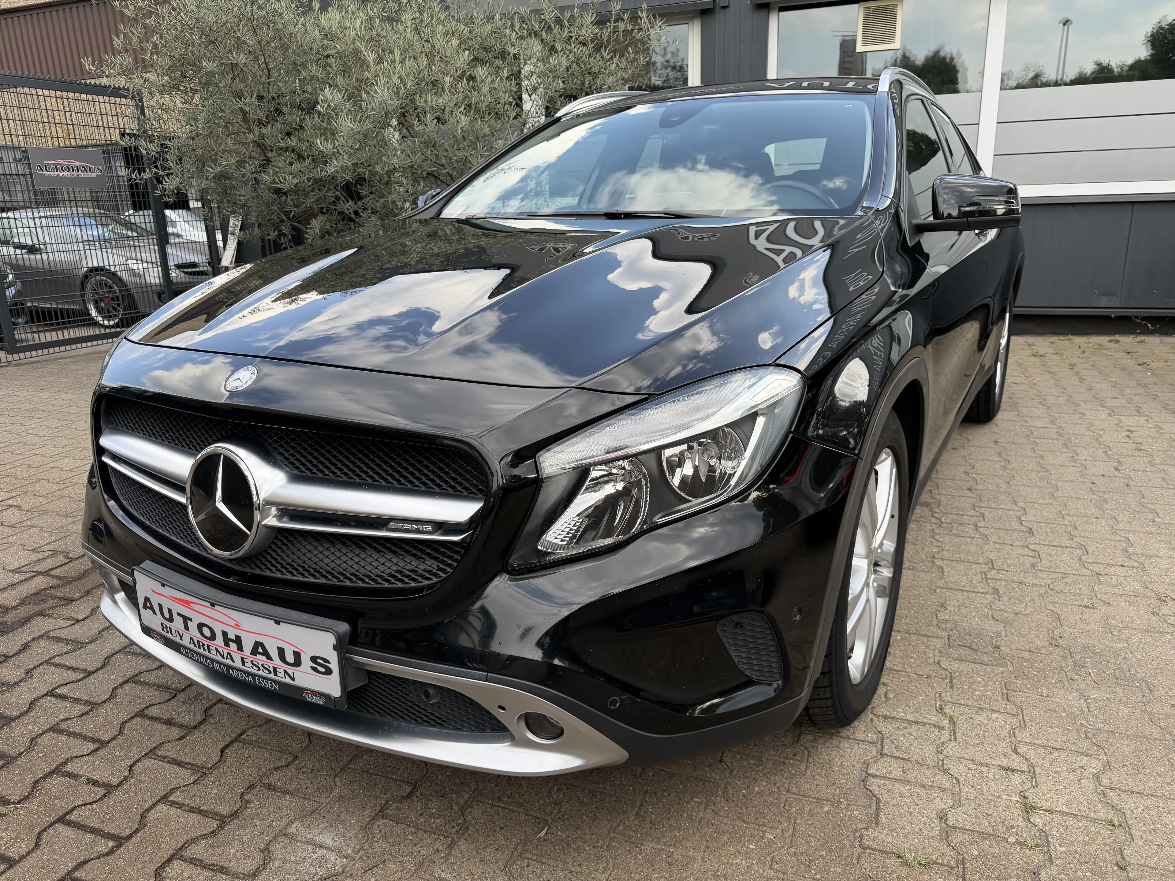Mercedes-Benz GLA 220 CDI/d Urban 7G-DCT SUV Schwarz Voll Leder Navi Kamera — photo 6