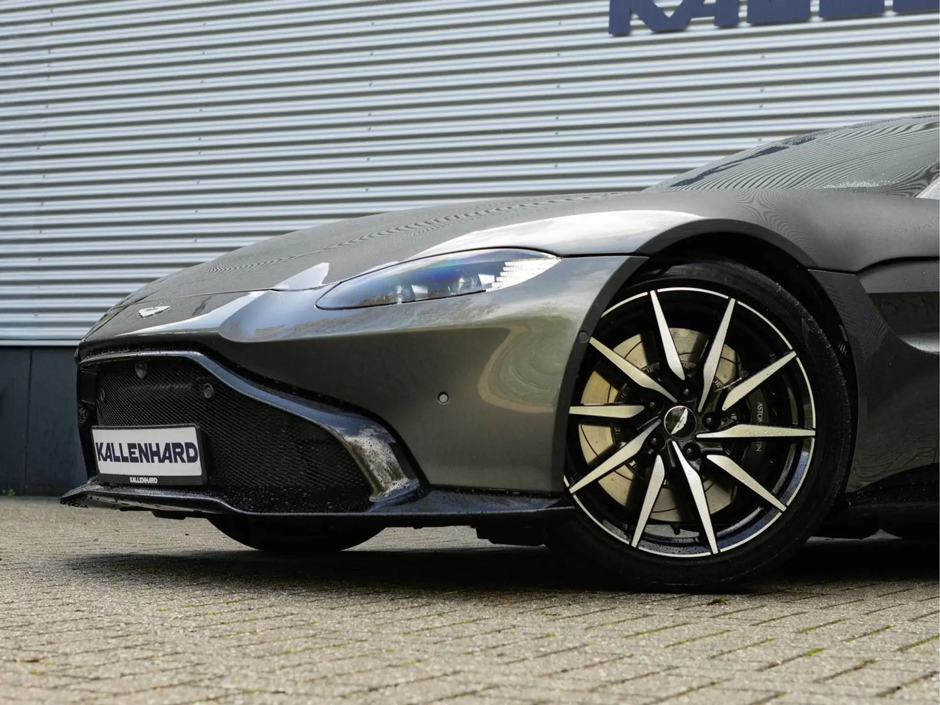 애스턴마틴 V8 Coupe 2020 회색 사진 7