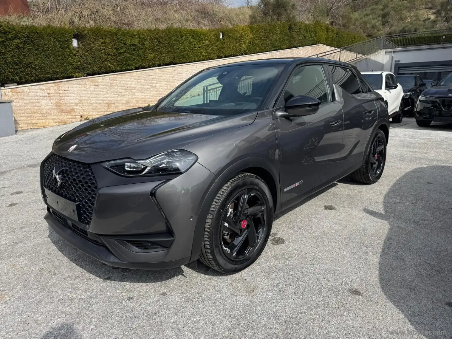 DS Automobiles DS 3 Crossback E-Tense Performance Line+ Grau - 1