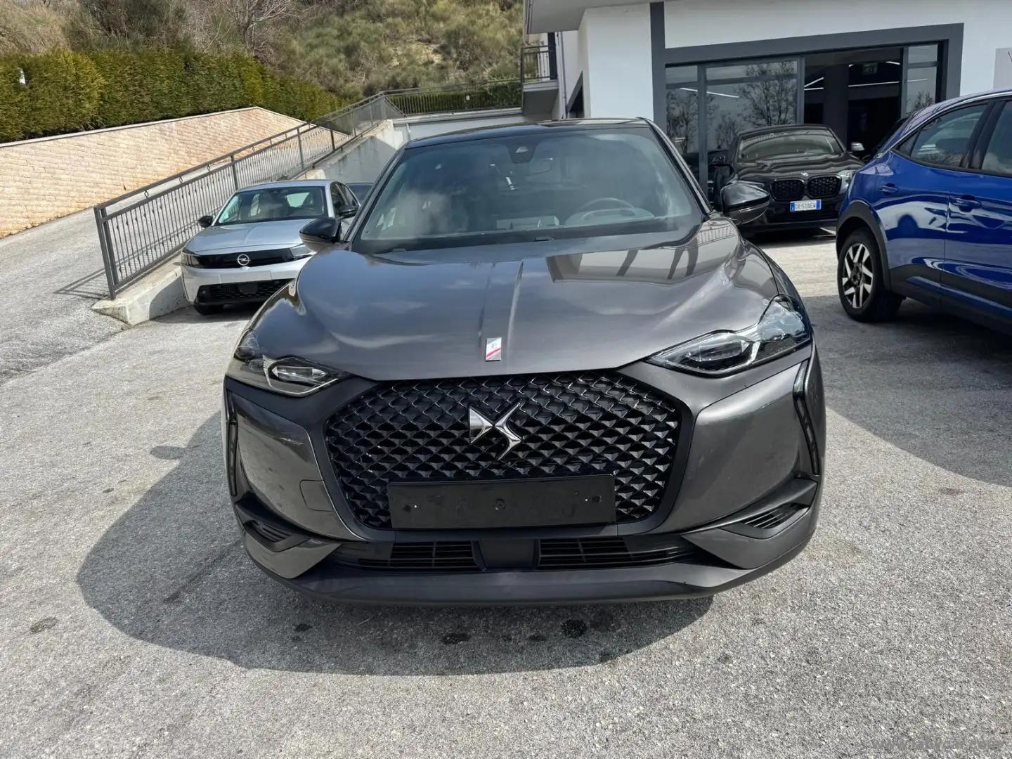 DS Automobiles DS 3 Crossback E-Tense Performance Line+ Grau - 2