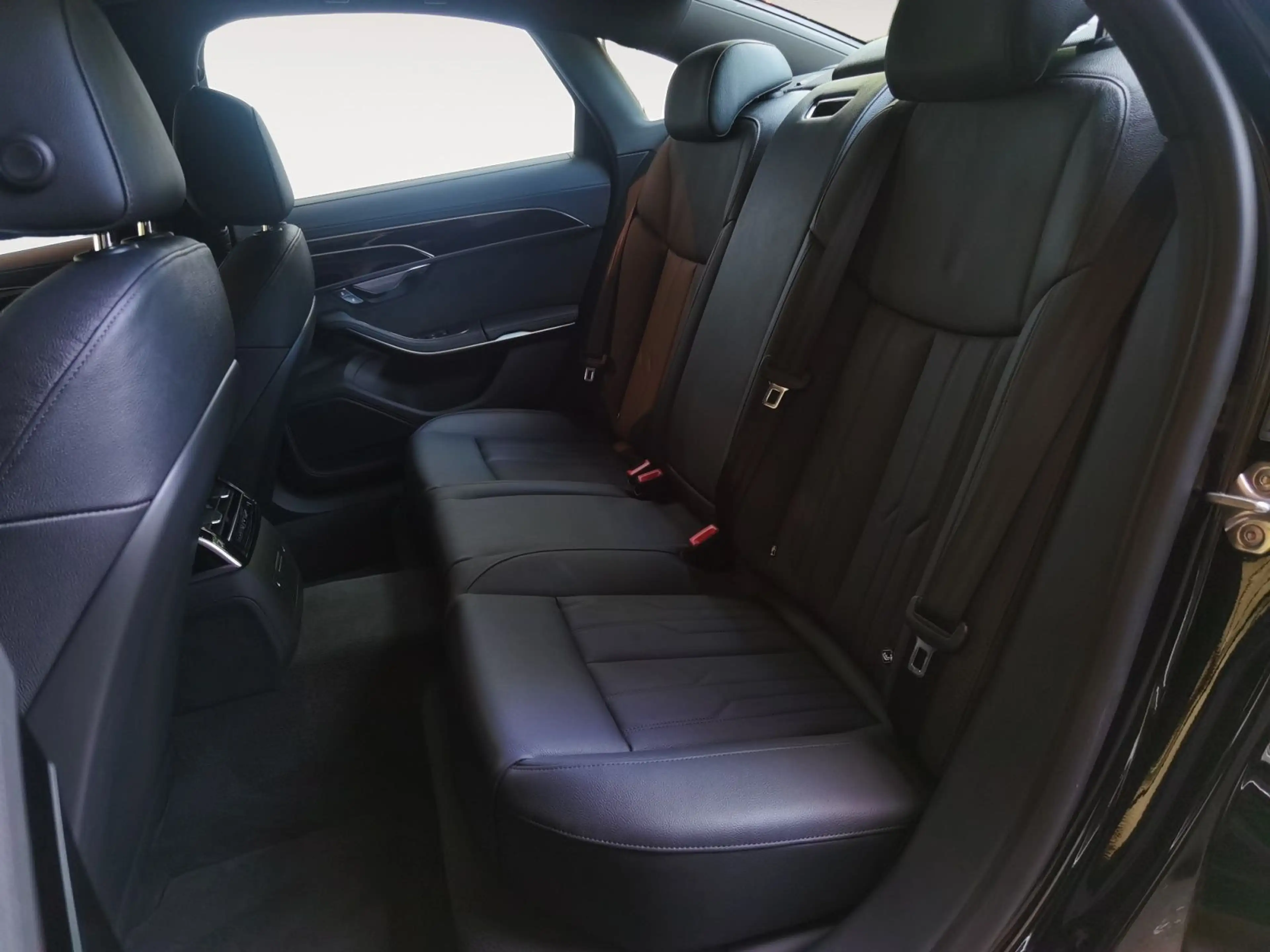 Audi A8 50 TDI qu. Tiptr. *Matrix*Navi*Pano* — photo 15