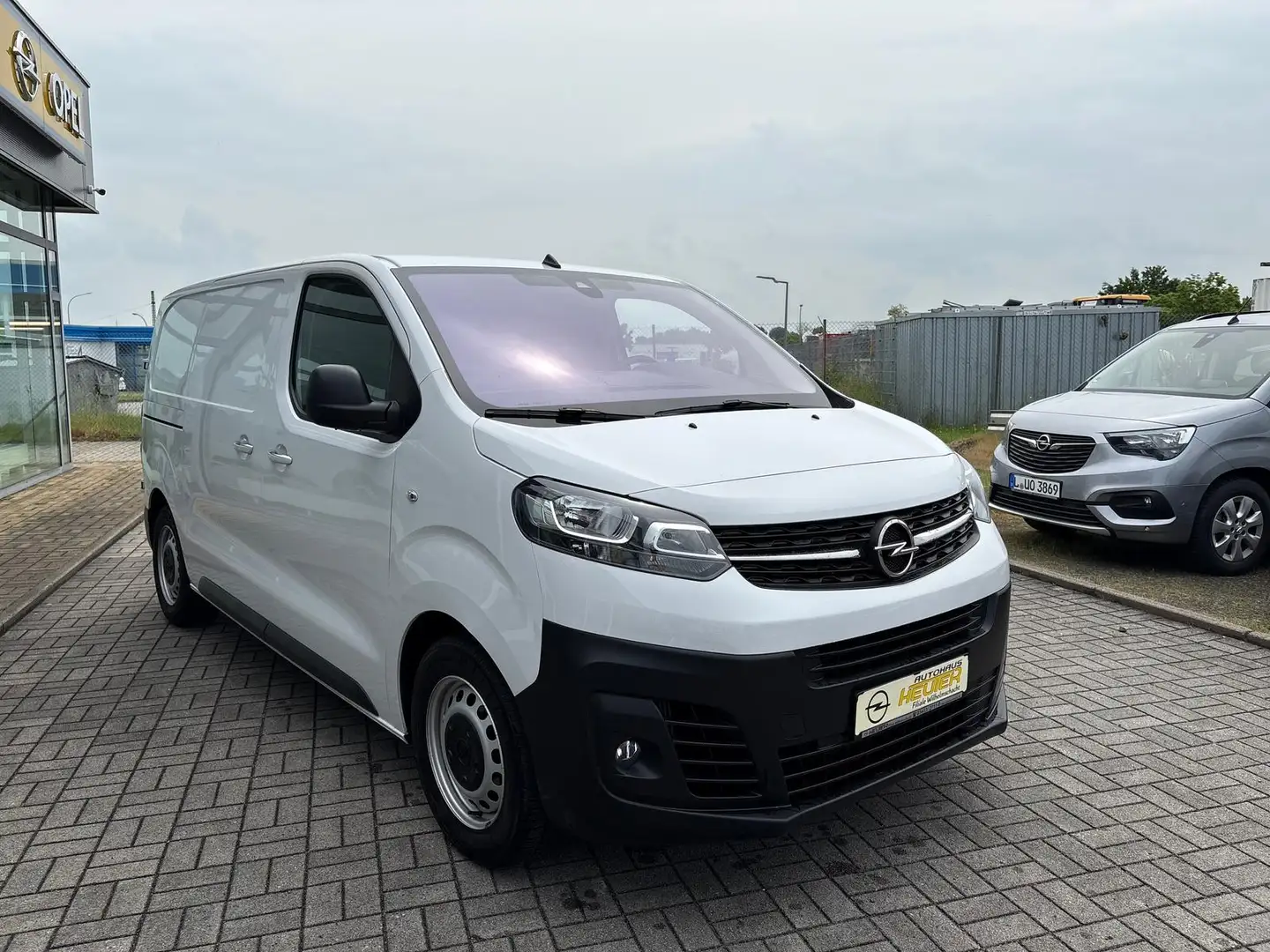 Opel Vivaro 1.5 CDTI DPF Wit - 2